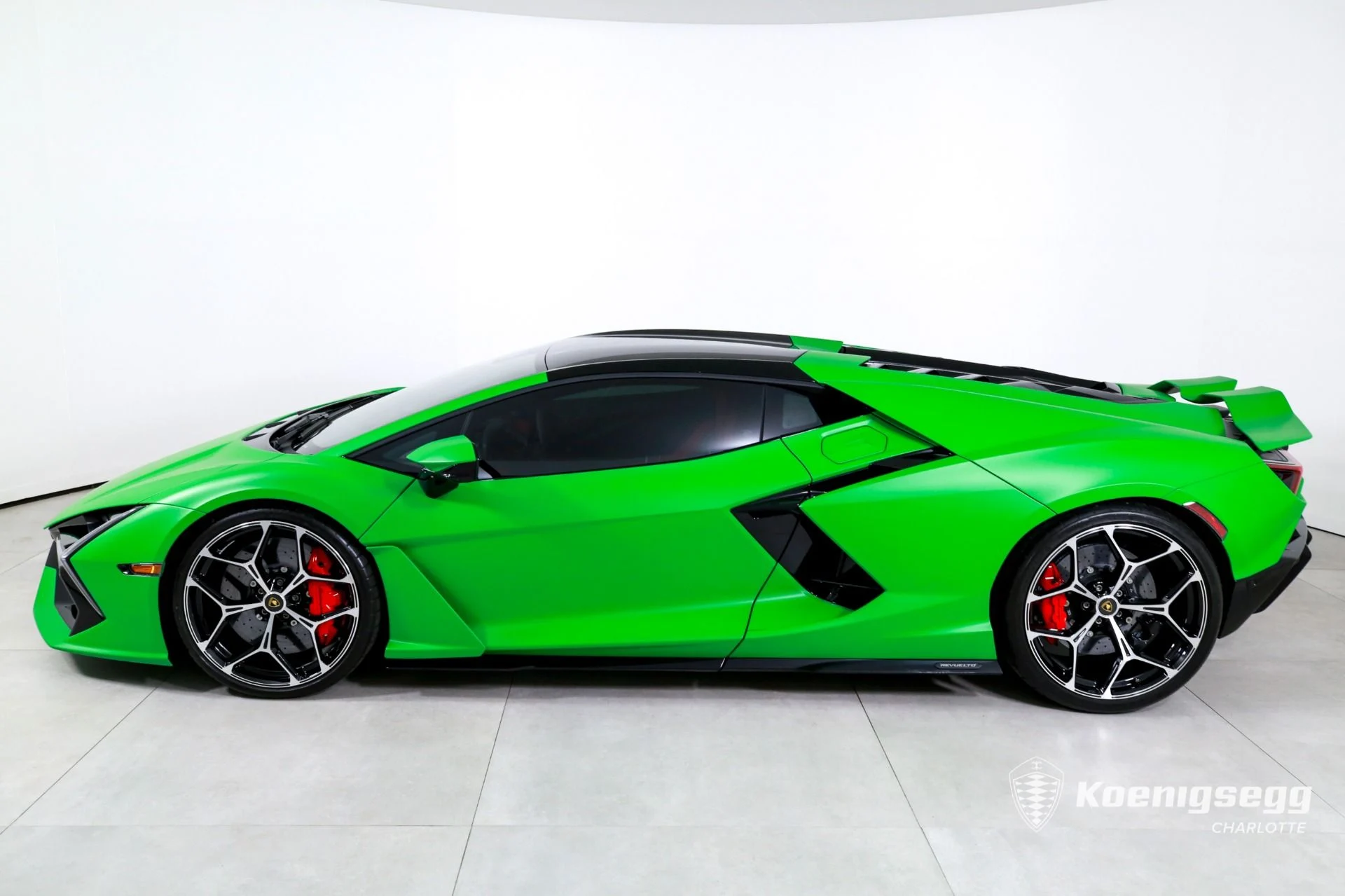 mph005_3335423687_Used_2024_Lamborghini_Revuelto_1774640999_83bb3eb642