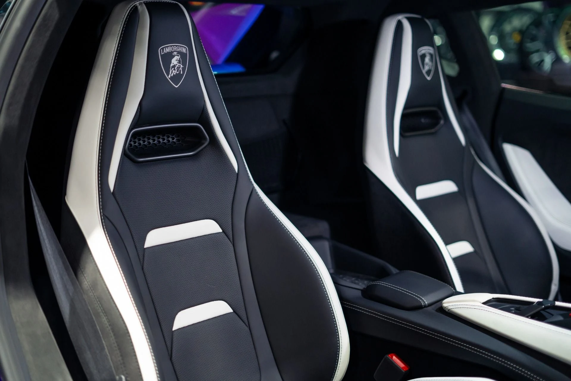 mph005_3336935122_Used_2026_Lamborghini_Temerario_Viola_Mithras_Ad_Personam_1783615399_8bba6bc3b9