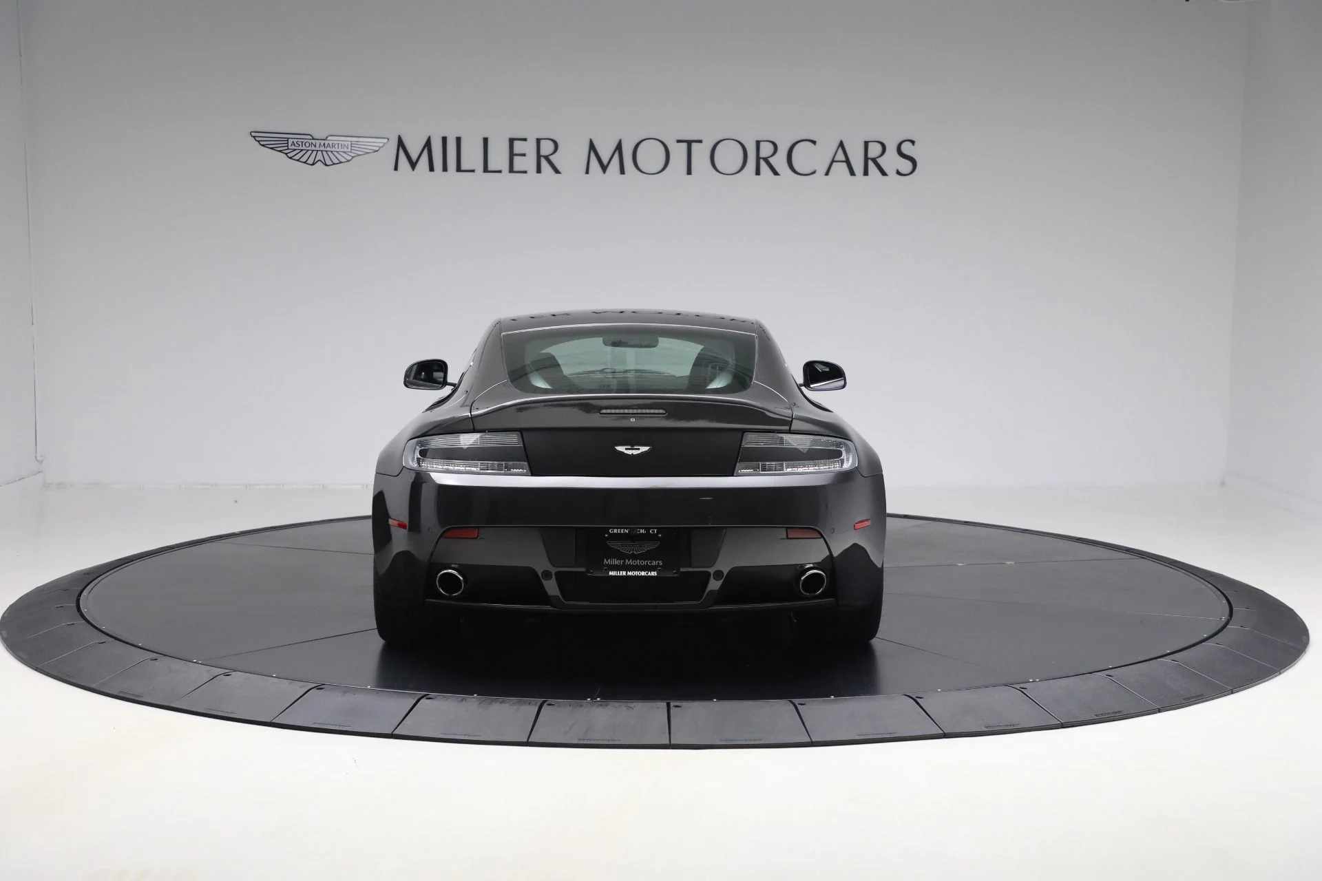 mph005_3349386091_Used_2011_Aston_Martin_V12_Vantage_767a1d351b
