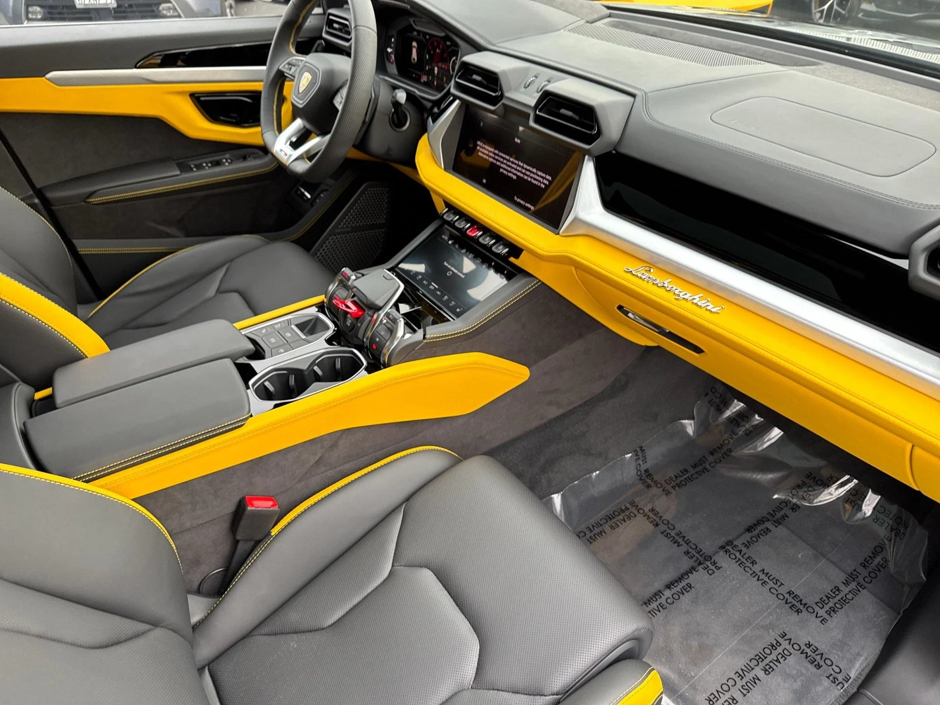 mph005_3351379192_New_2025_Lamborghini_Urus_SE_1770719337_9c4afdbaa7