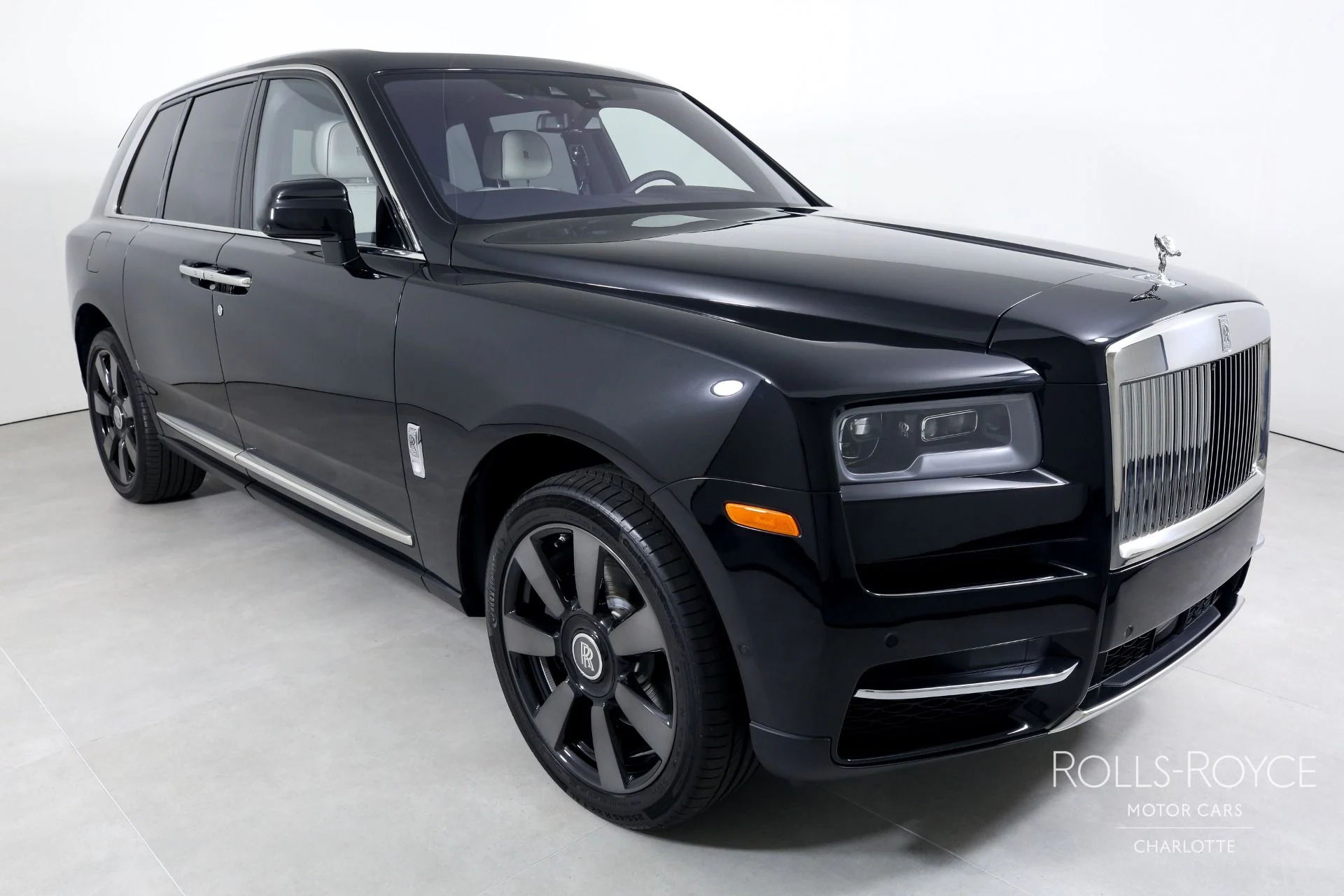 mph005_3357950695_Used_2023_Rolls_Royce_Cullinan_1694817003_8c6c417650