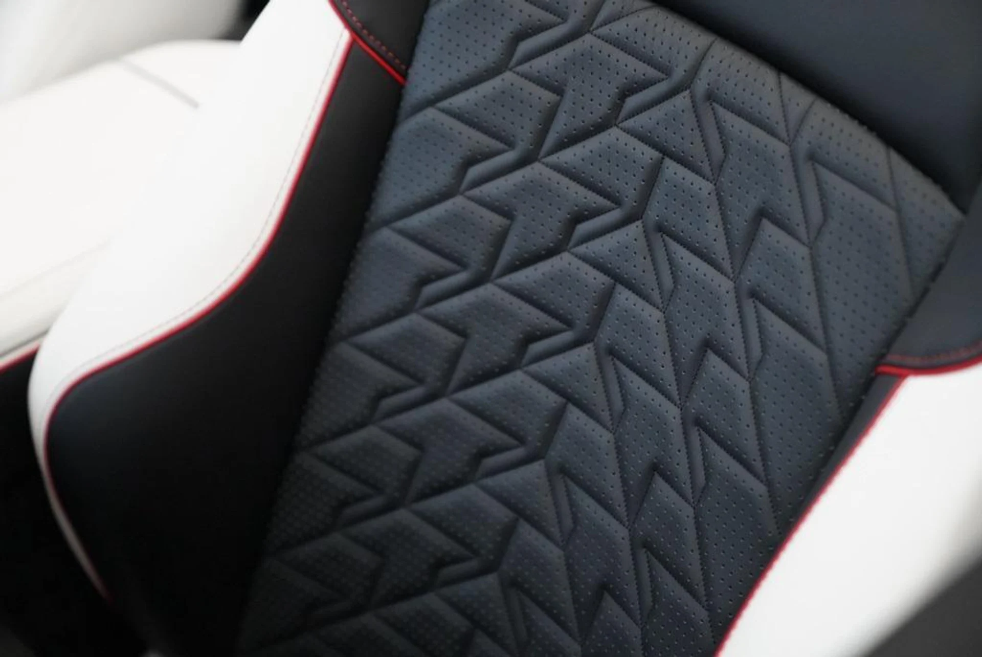 mph005_3362908523_I2_NZ_2c95_Hhu_VA_0_z_V1hd12_Sn2_U_2b4f0dd11e