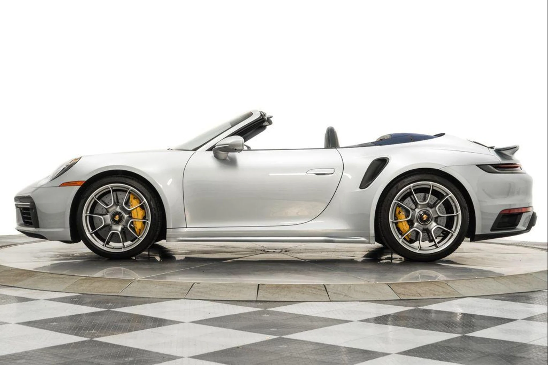 mph005_3372109750_P2_VM_Rn1zw8py1fv4_QZ_5m_Tea1bg_I_4f6a4e1ea7