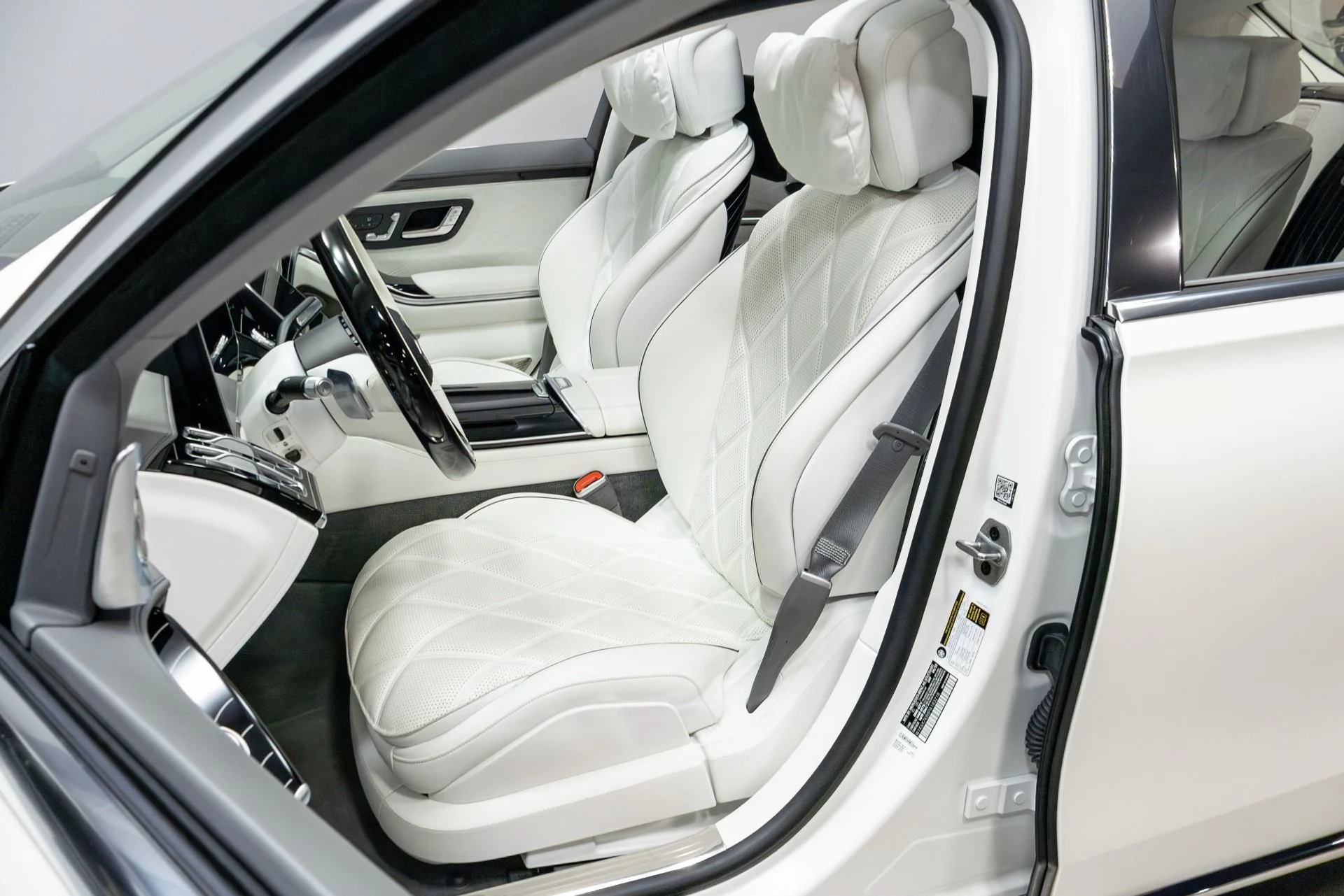 mph005_3373550192_Used_2023_Mercedes_Benz_S_Class_Maybach_S_680_4_MATIC_1776091341_1b6ae80e02