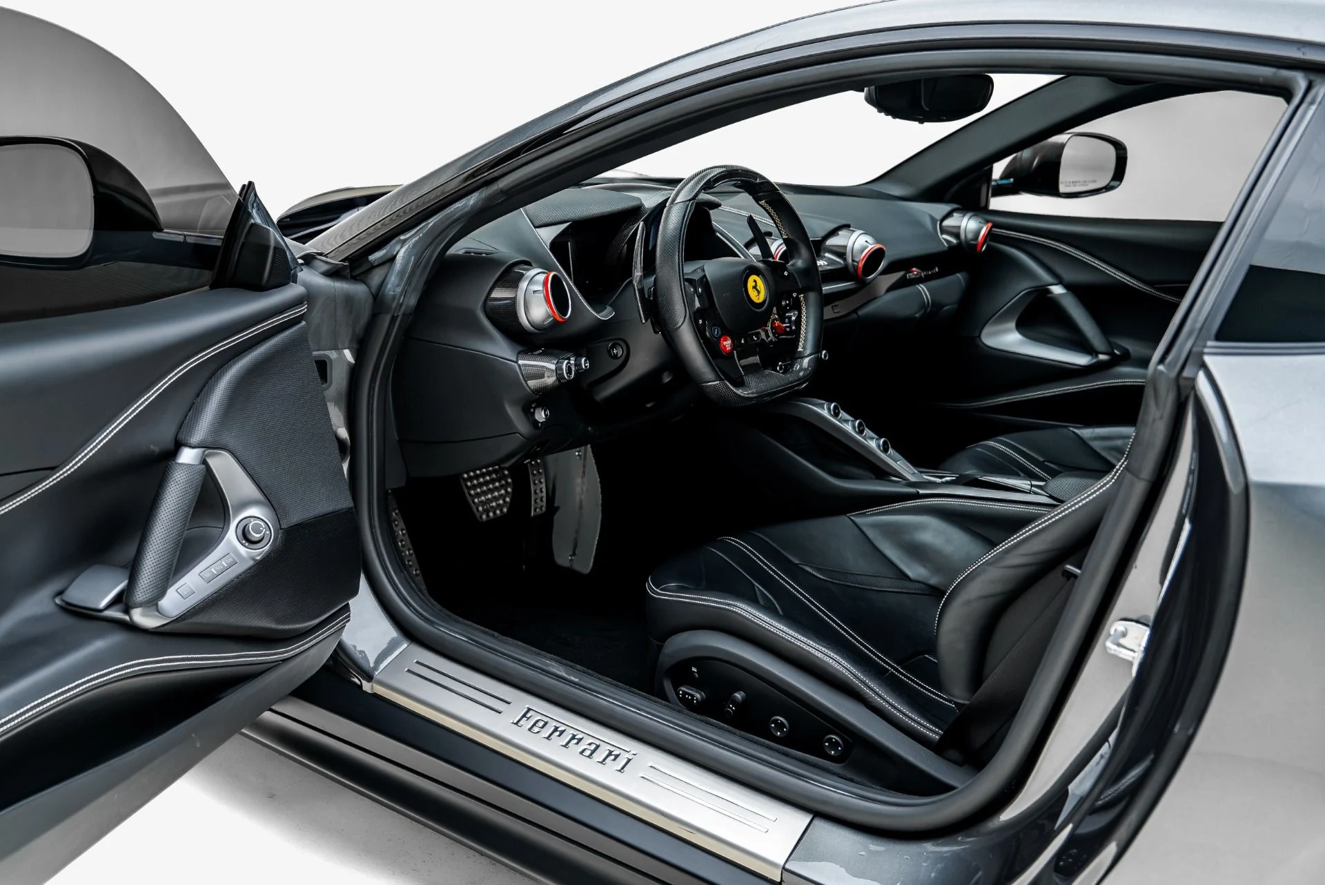 mph005_3375090857_Used_2019_Ferrari_812_Superfast_1784241703_716de4b009