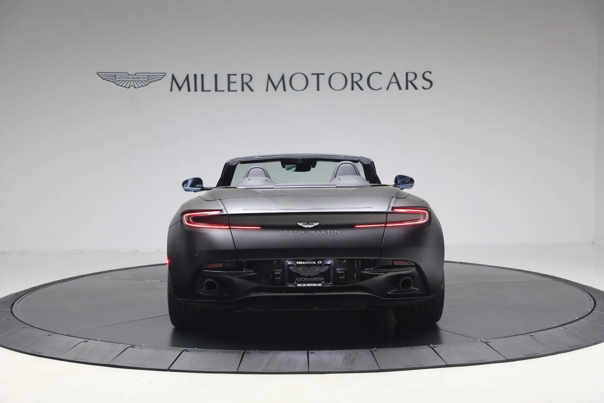mph005_3386176892_Used_2024_Aston_Martin_DB_12_Volante_1778012465_e4eb8ebde9
