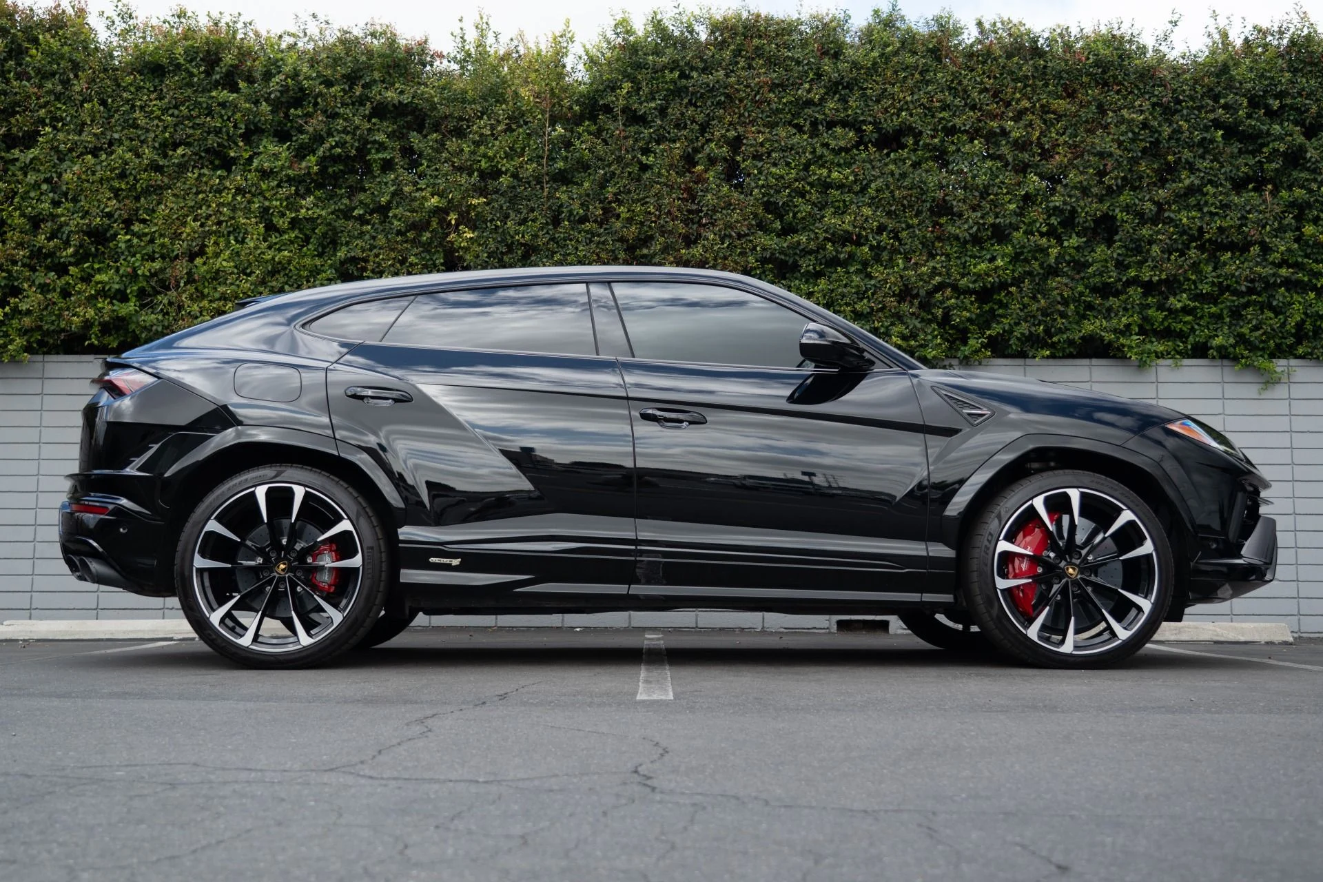 mph005_3386649243_Used_2024_Lamborghini_Urus_S_1757442368_b0cffd578e