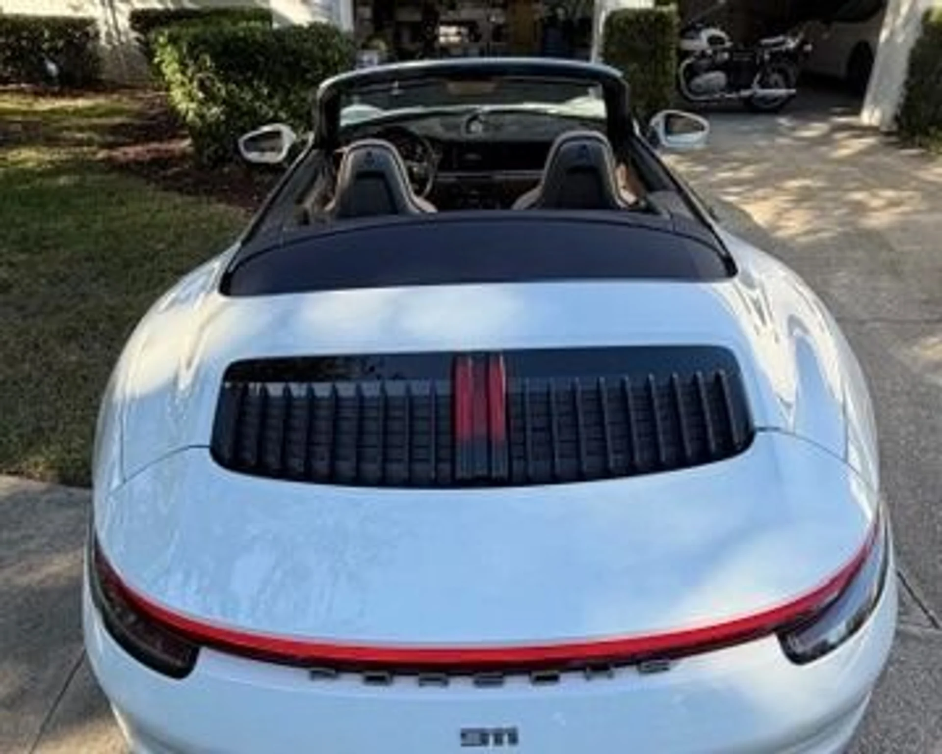 mph005_3399707076_Used_2022_Porsche_911_Carrera_1767118242_623db1ecb9