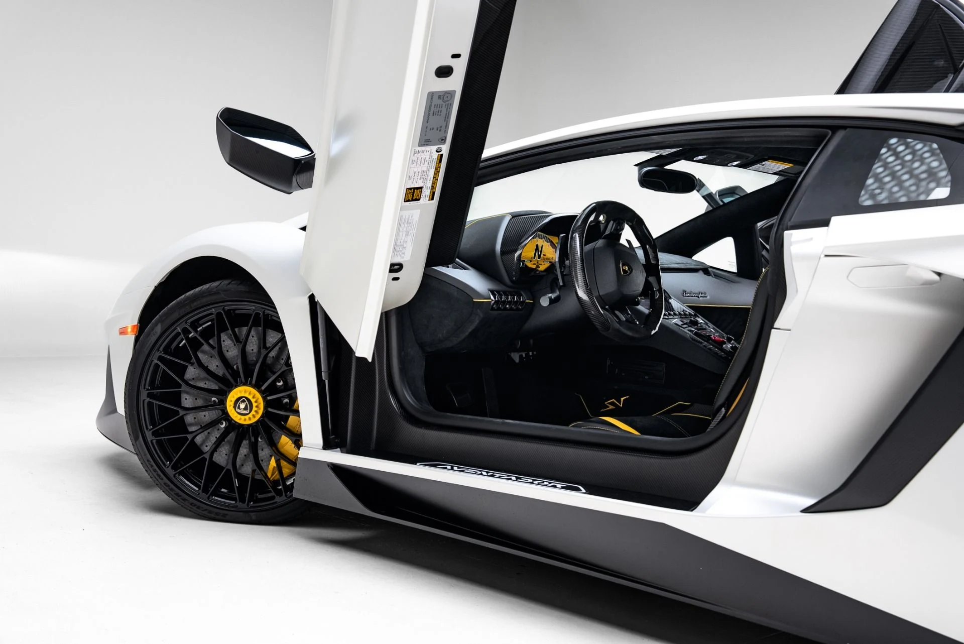 mph005_3413662686_Used_2016_Lamborghini_Aventador_SV_1775078140_1b43779b9d