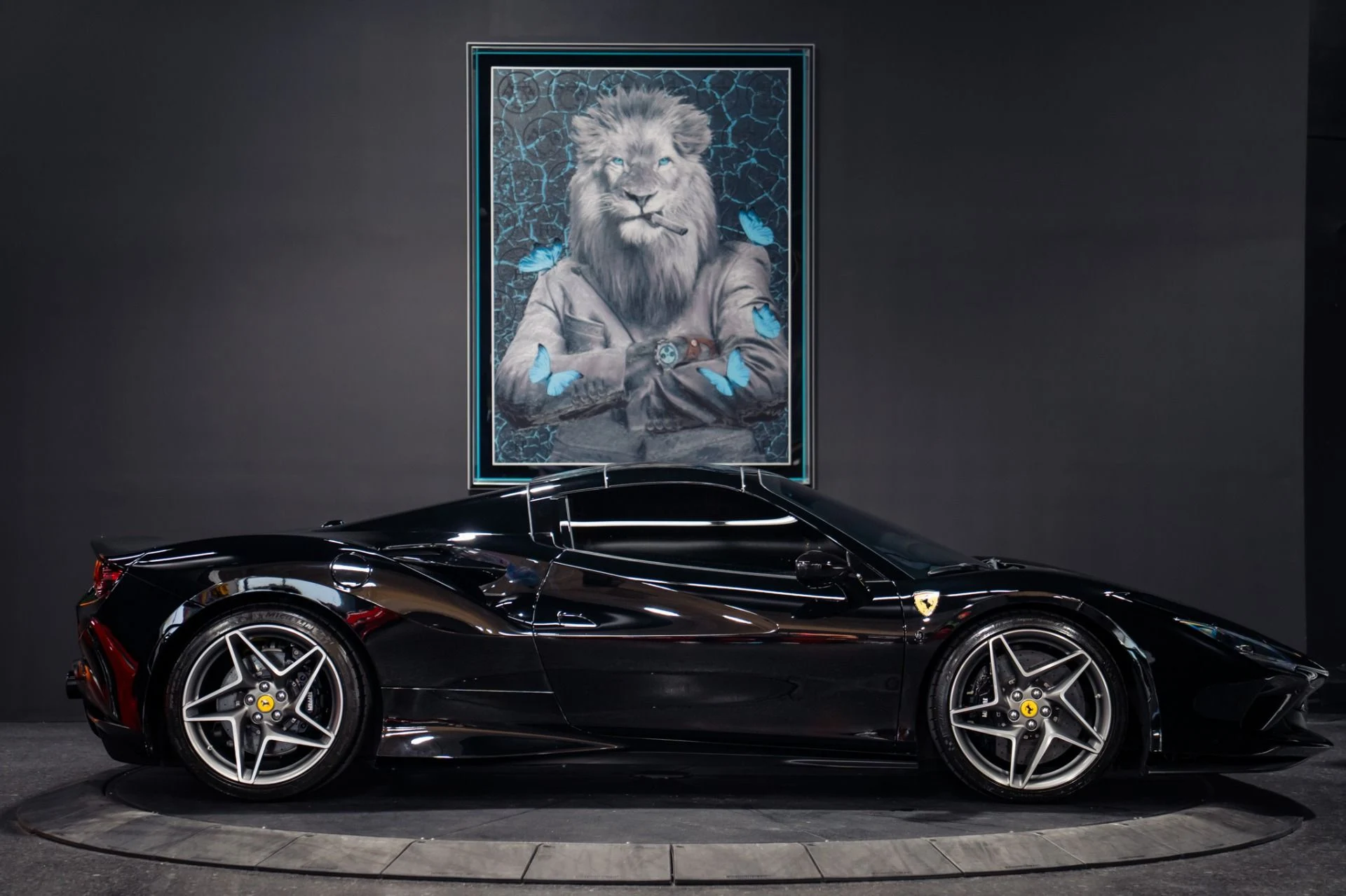 mph005_3426588582_Used_2022_Ferrari_F8_Spider_Full_Carbon_Interior_1786139144_898ea9a418