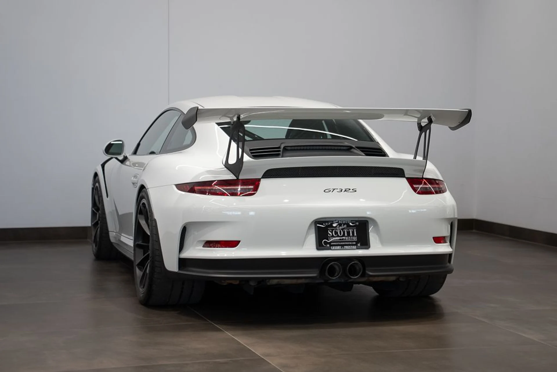 mph005_3427516513_porsche_911_2016_jpg_v_1780407122_54ff141ce2