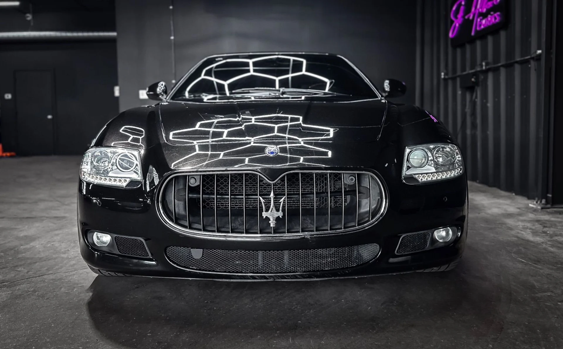 mph005_3429444416_36879351_06333_2011_maserati_quattroporte_073_8dfeae91bf