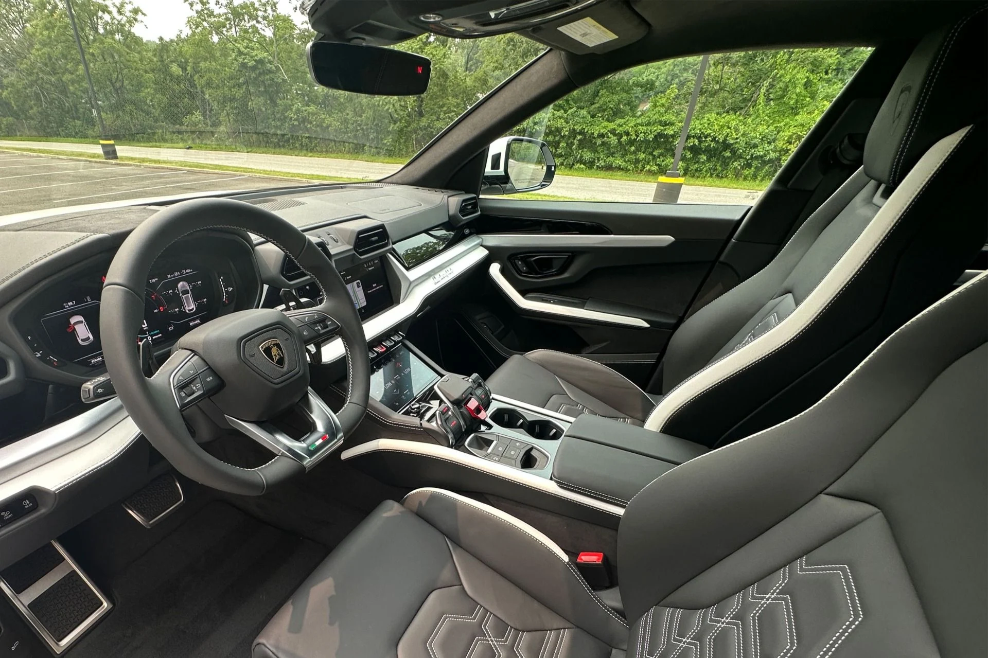 mph005_3434408246_New_2026_Lamborghini_Urus_SE_1784539635_0e348bda04