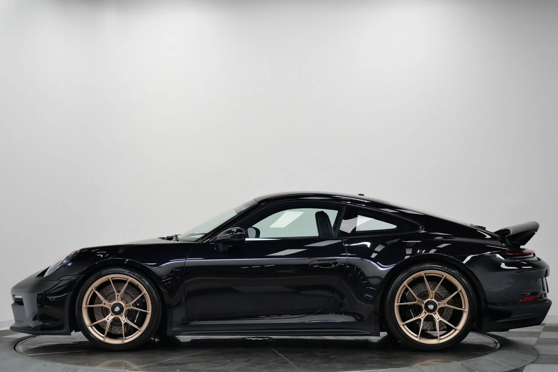 mph005_3441437797_Used_2022_Porsche_911_GT_3_Touring_6_Speed_Manual_Front_Axle_Lift_18_Way_Seats_1778004277_33bc46296e