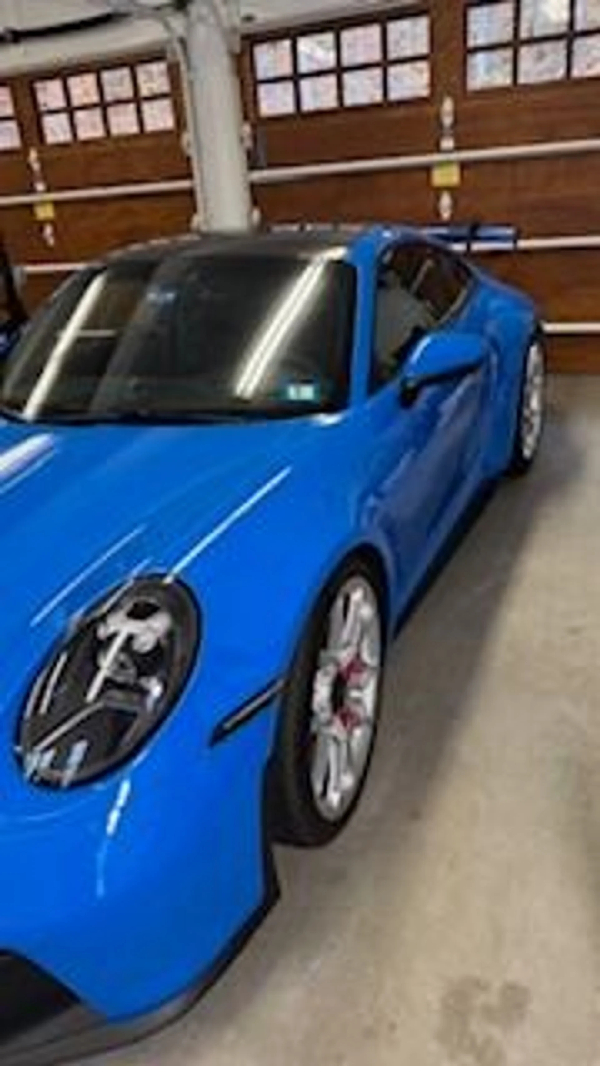 mph005_3441847593_Used_2022_Porsche_911_GT_3_1762816533_4ebf7a95f9