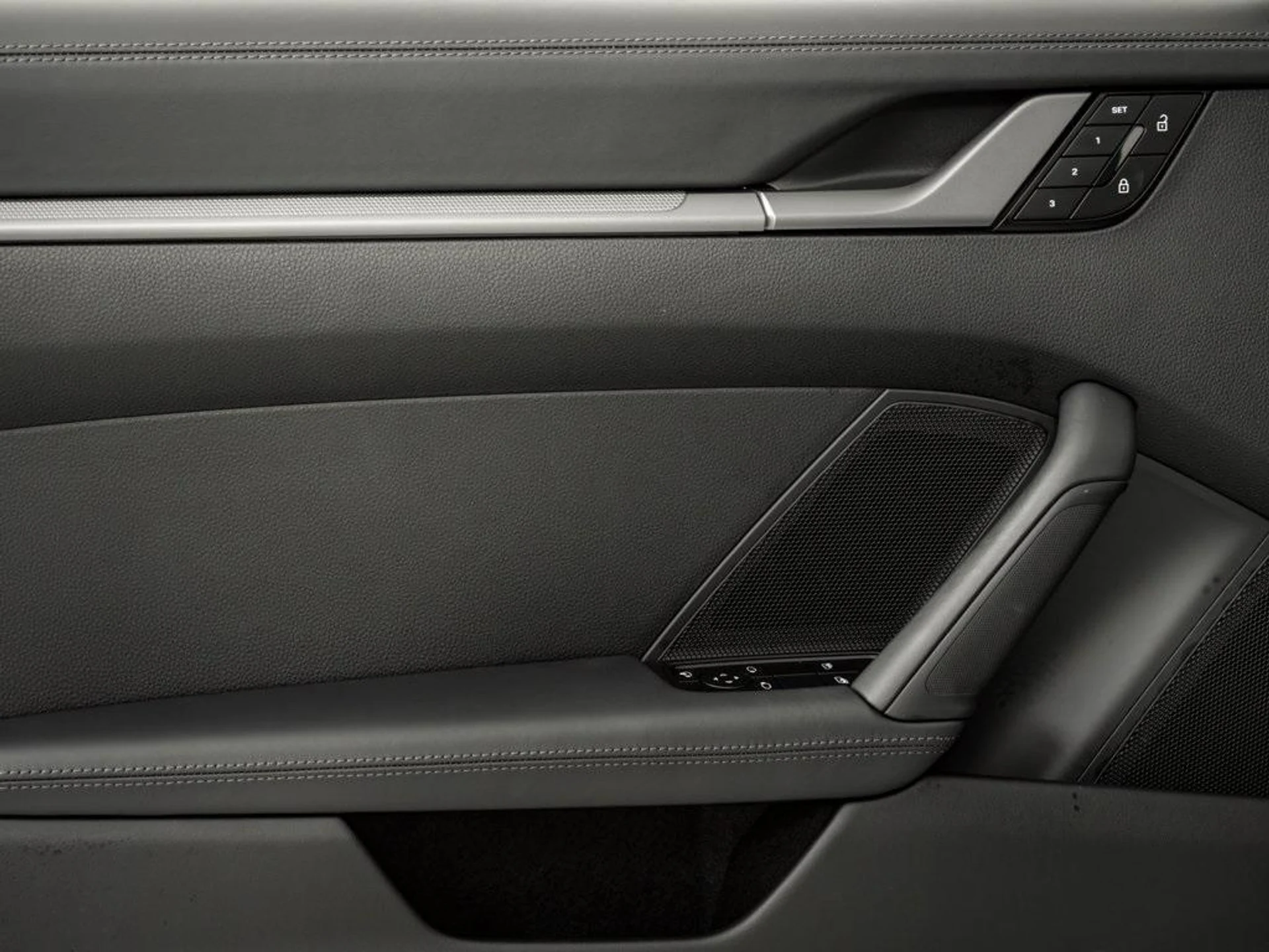 mph005_3445991061_kh0_UP_9_BQXI_8xo_Ze_Y_Bm_O3yk_U0_Ets_a6c299c8a0