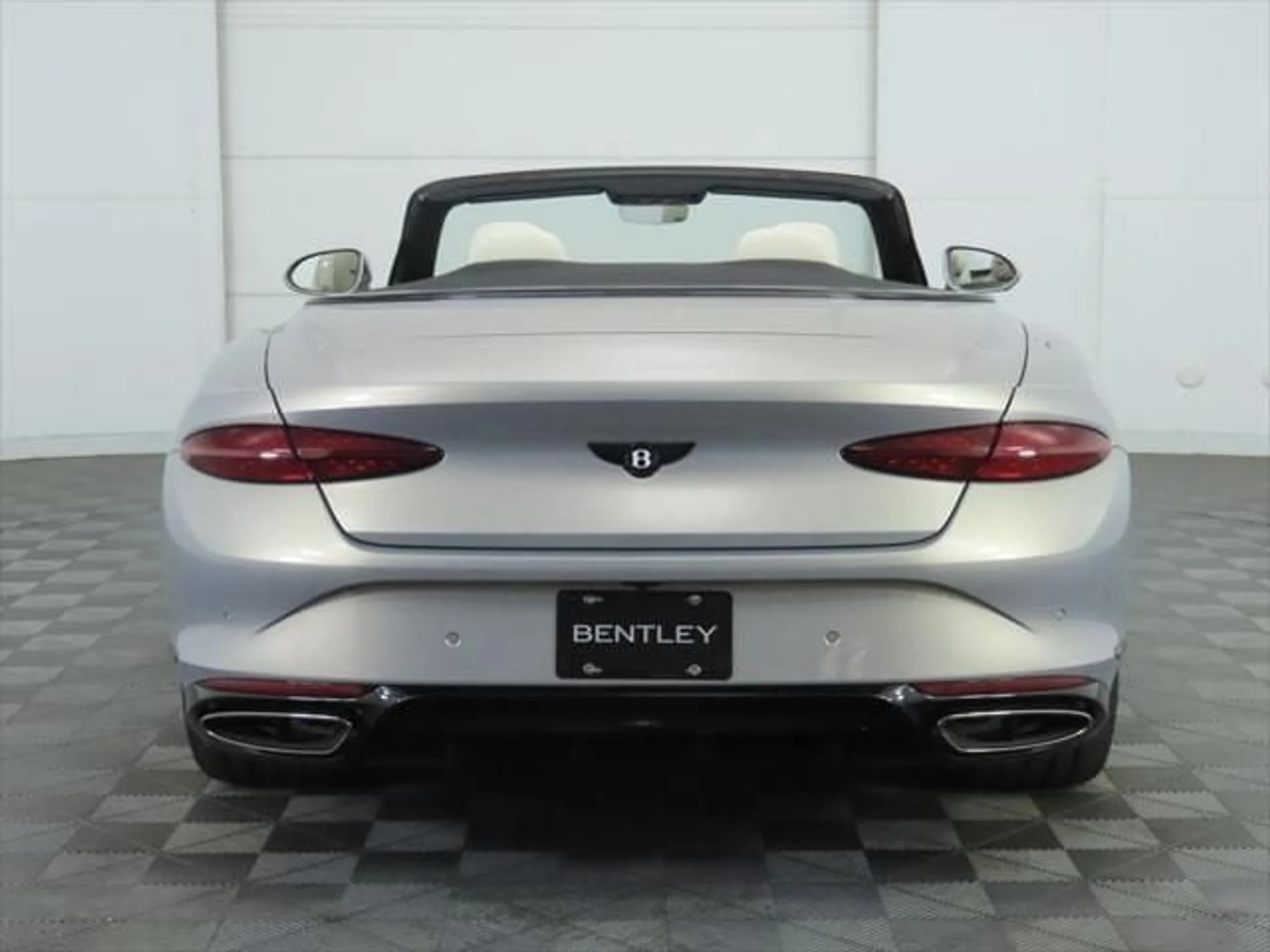 mph005_344626093_used_2025_bentley_continental_gtblackeditionconvertible_8119_23011580_6_640_4e5220d2d7