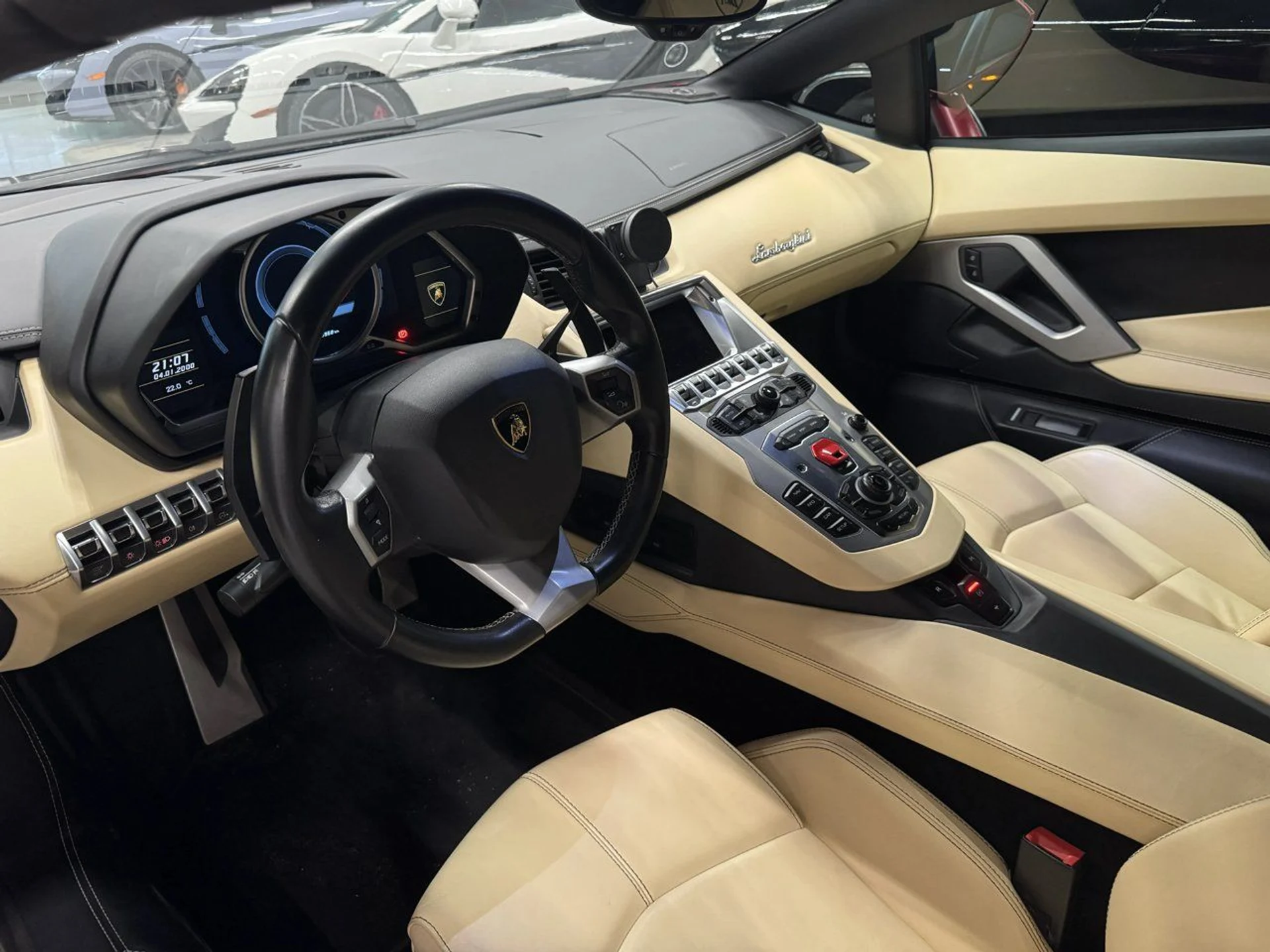 mph005_3455677184_lamborghini_aventador_2016_29e9bd2932
