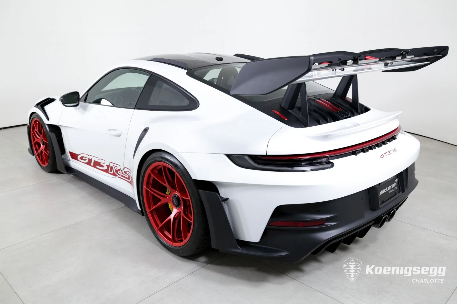 mph005_3458516703_Used_2024_Porsche_911_GT_3_RS_1737481438_d4d647b96b