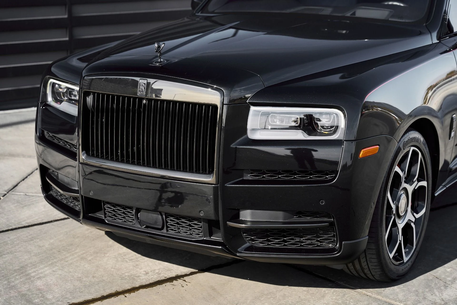 mph005_3461700368_Used_2021_Rolls_Royce_Cullinan_Base_1770692144_1f6aed13e7