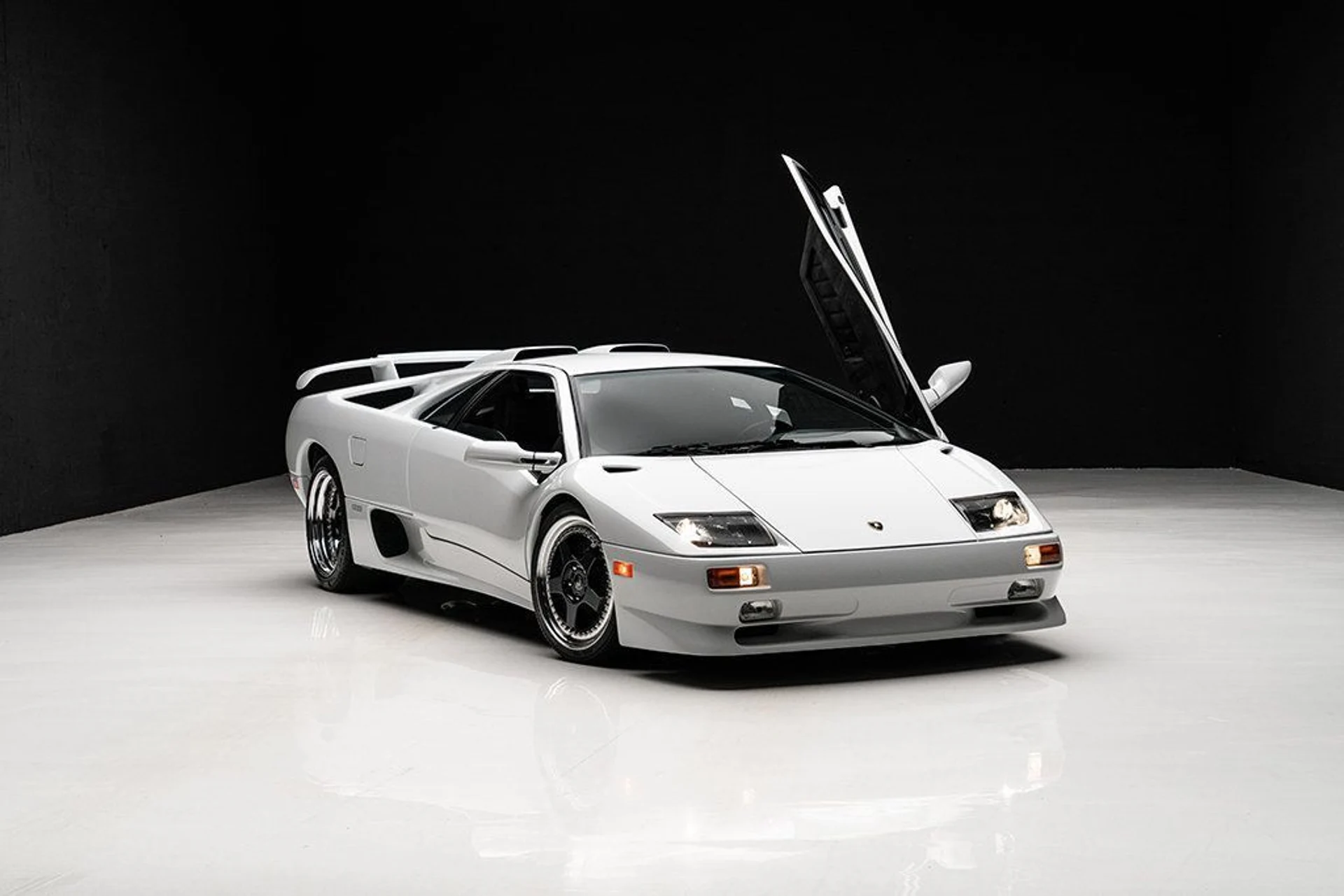 mph005_346523209_used_1999_lamborghini_diablo_sv_9689_22911634_6_1024_fd4499ef84