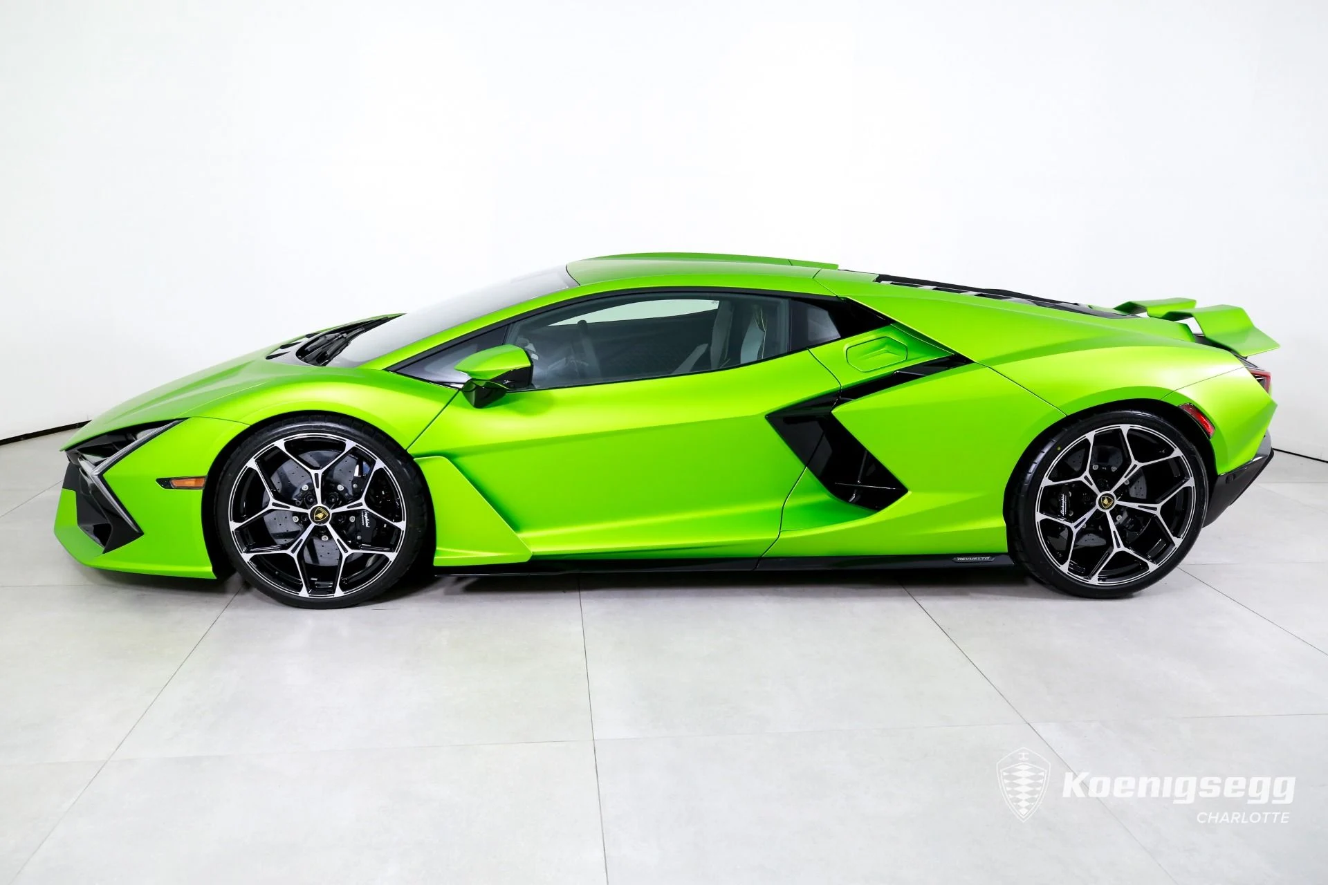 mph005_3467482315_Used_2024_Lamborghini_Revuelto_1774640396_aa989d1e8d