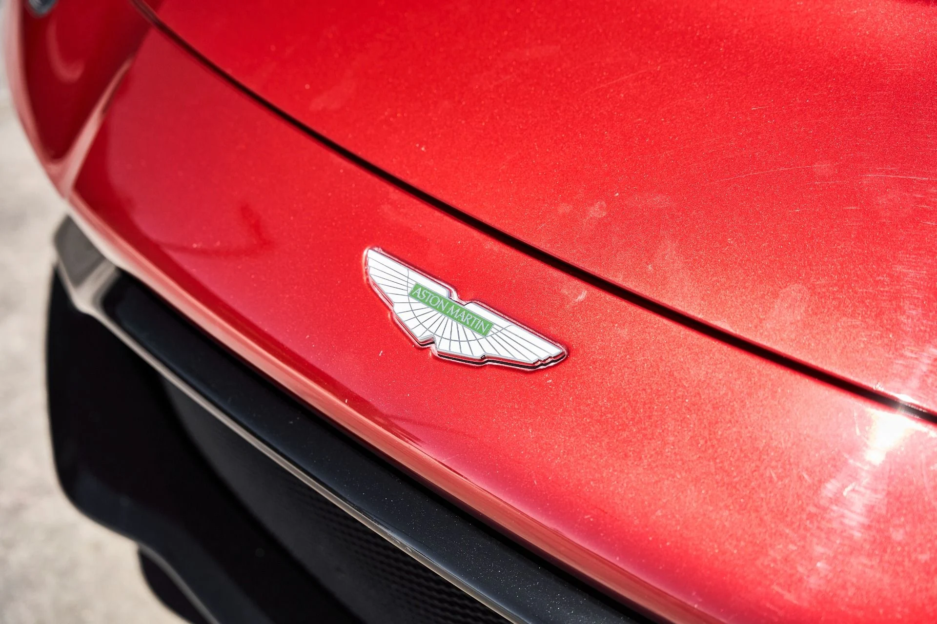 mph005_3468775633_Used_2020_Aston_Martin_Vantage_Base_1777504255_c8436d98b3