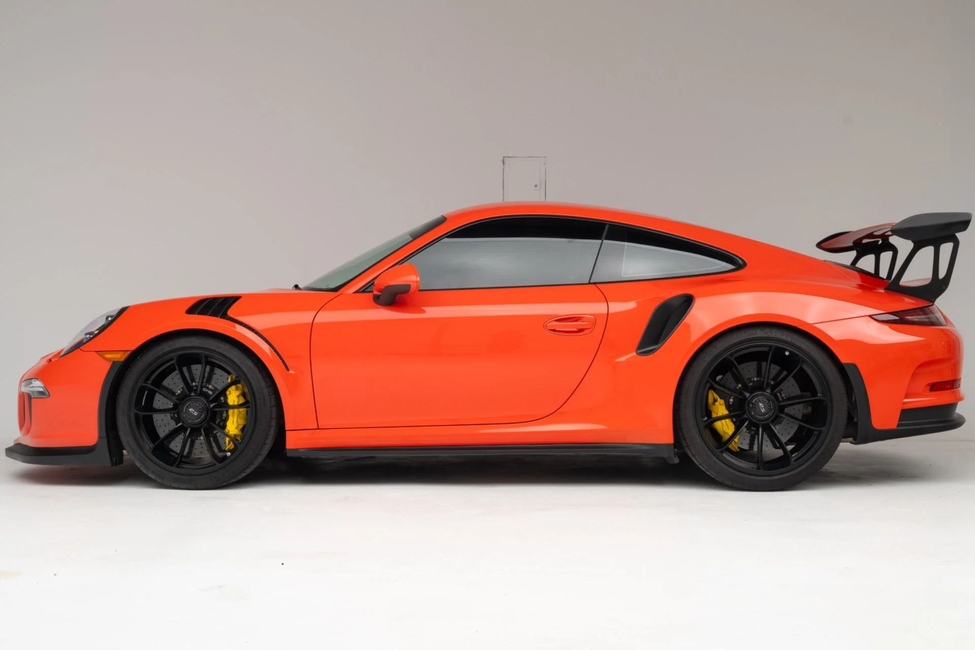 mph005_3472087261_Used_2016_Porsche_911_GT_3_RS_1790180377_30ad60733b