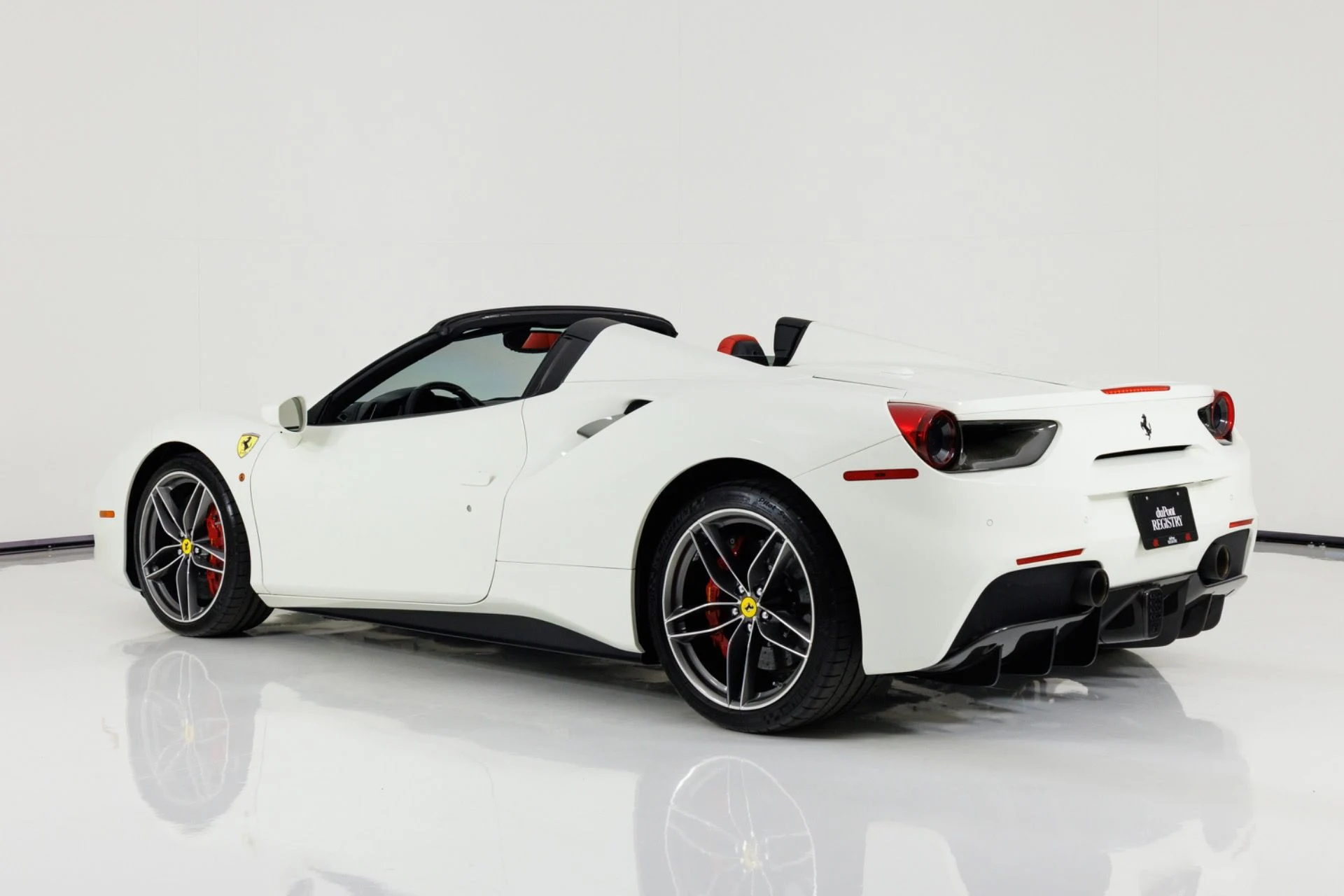 mph005_3490195080_Used_2017_Ferrari_488_Spider_1788388444_05ce0bdaff