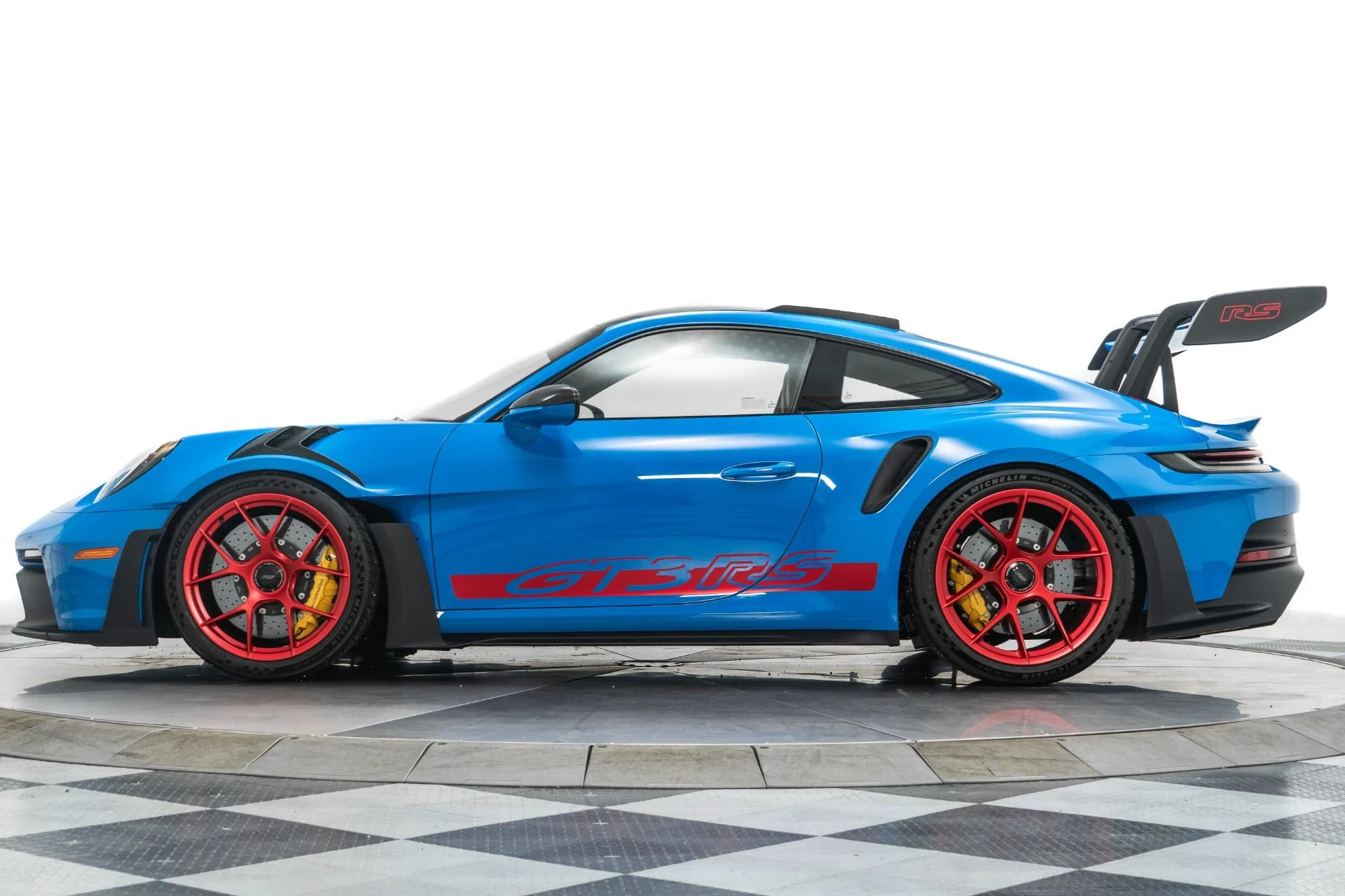 mph005_3493818814_Used_2024_Porsche_911_GT_3_RS_GT_3_RS_1755547454_a34d9f0cd5