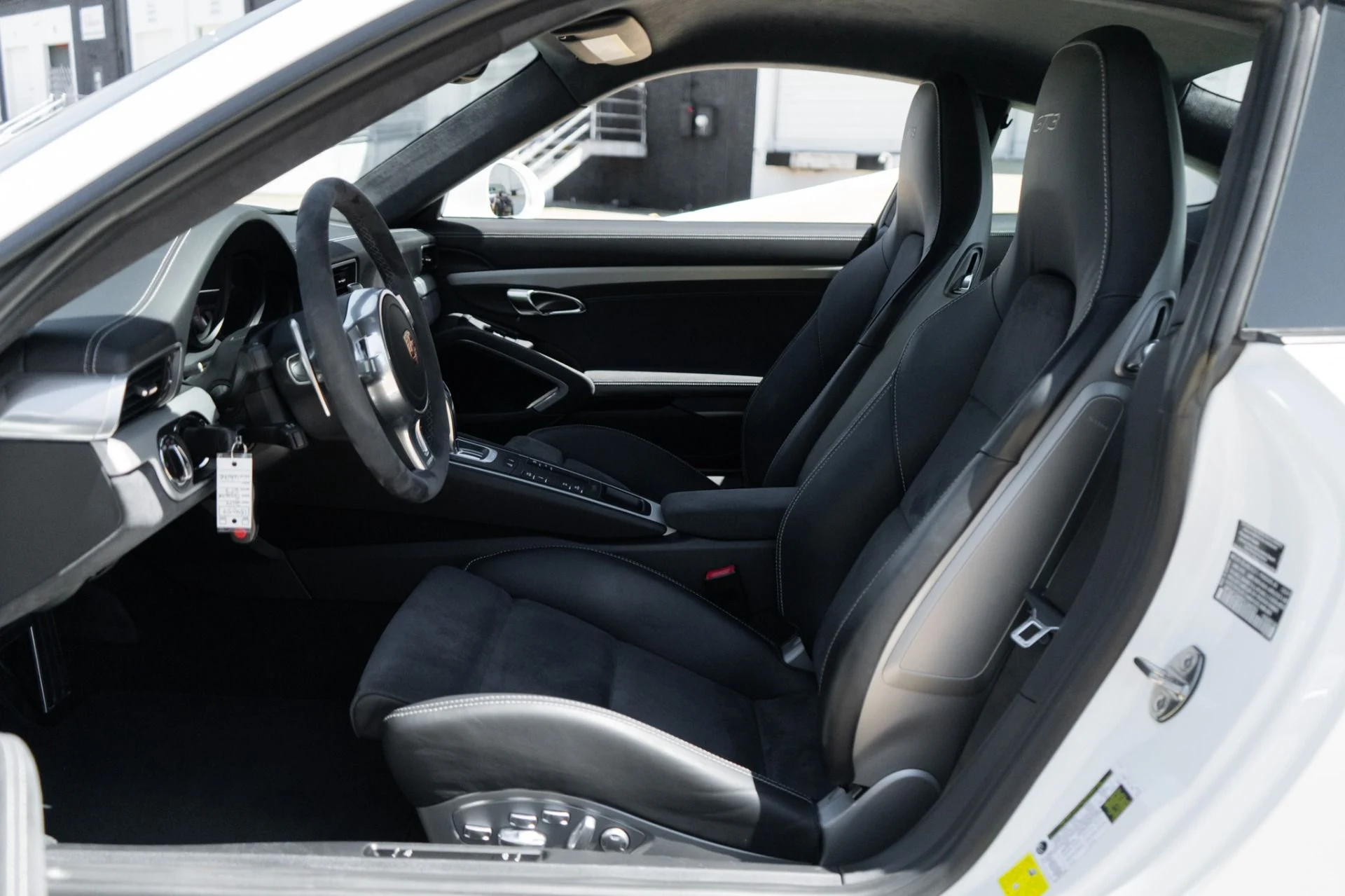 mph005_3500116469_Used_2015_Porsche_911_GT_3_1787087006_9cef58793c