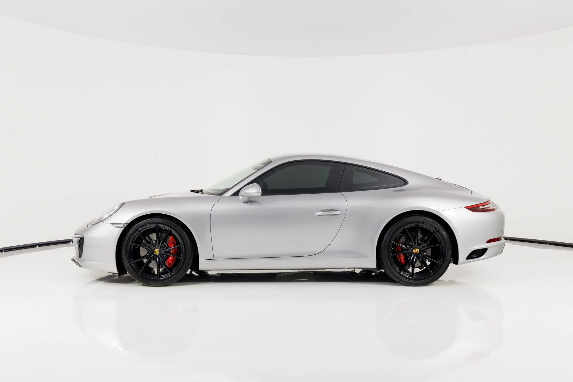 mph005_3502133337_Used_2017_Porsche_911_Carrera_S_1769117475_19d2c7113e