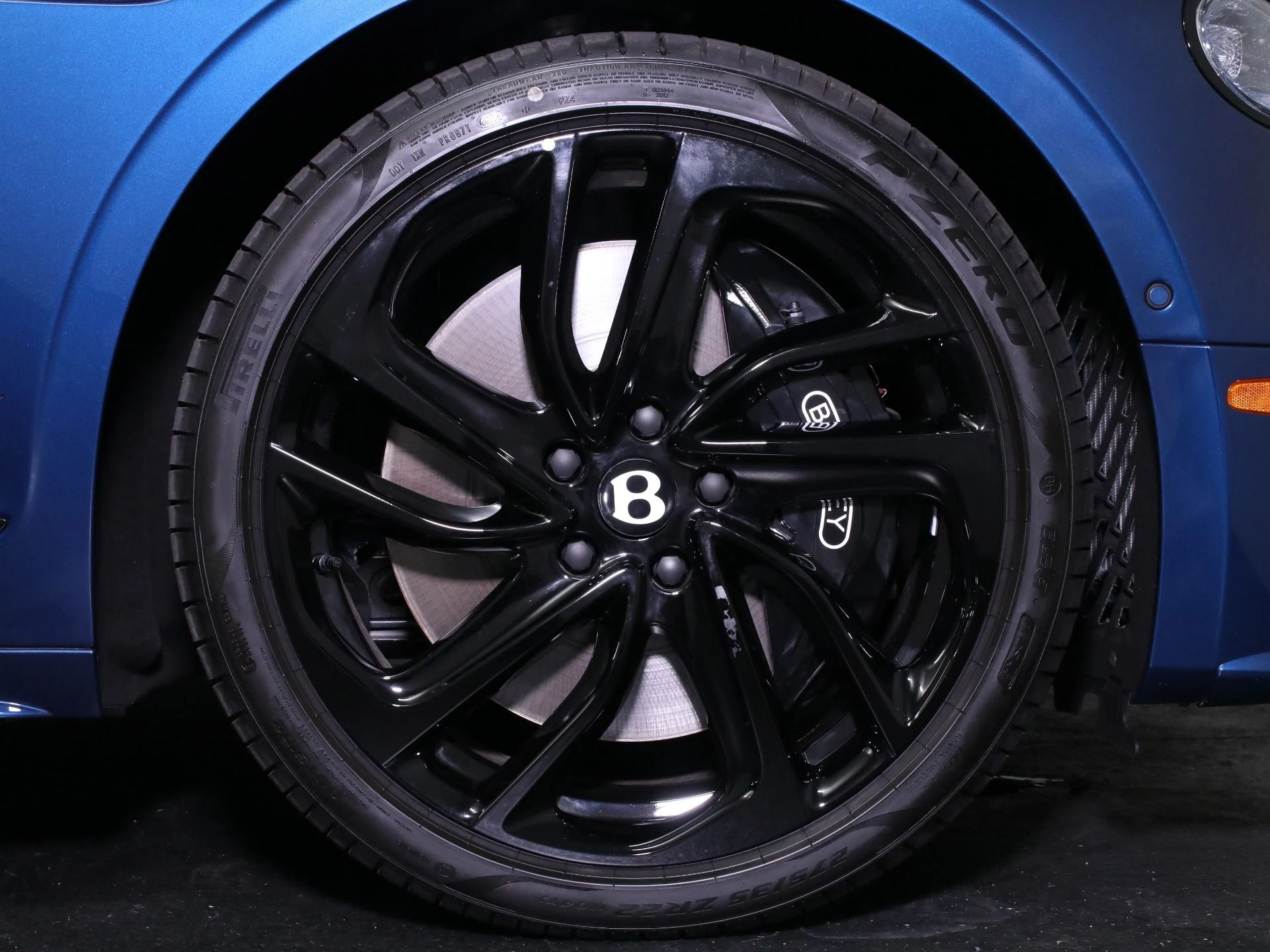 mph005_3503071725_New_2025_Bentley_Flying_Spur_Speed_1756801667_4516a1c9eb