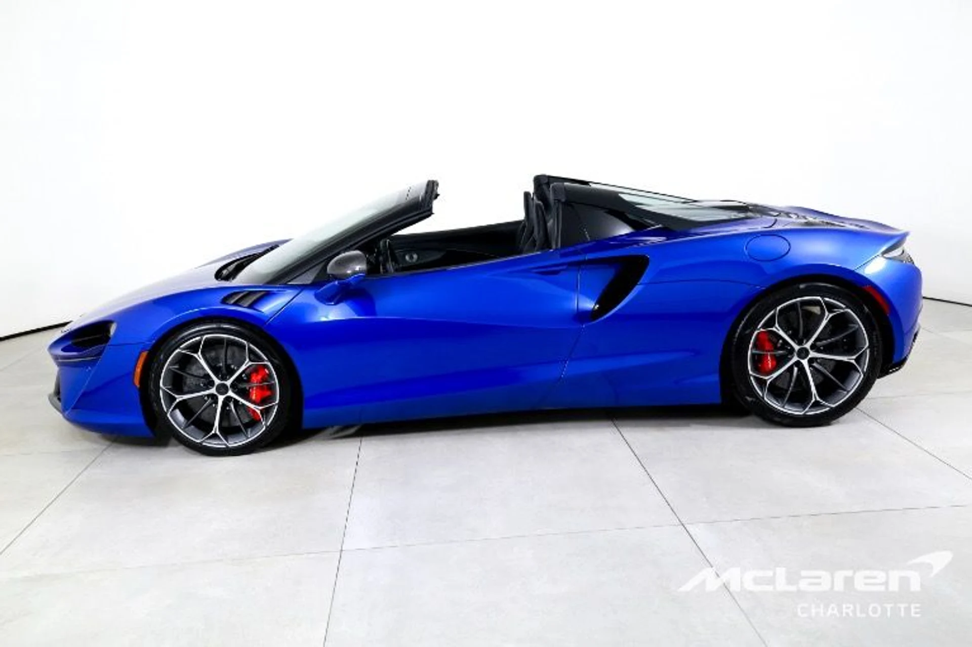 mph005_3506087440_Used_2025_Mc_Laren_Artura_Spider_68517299e7