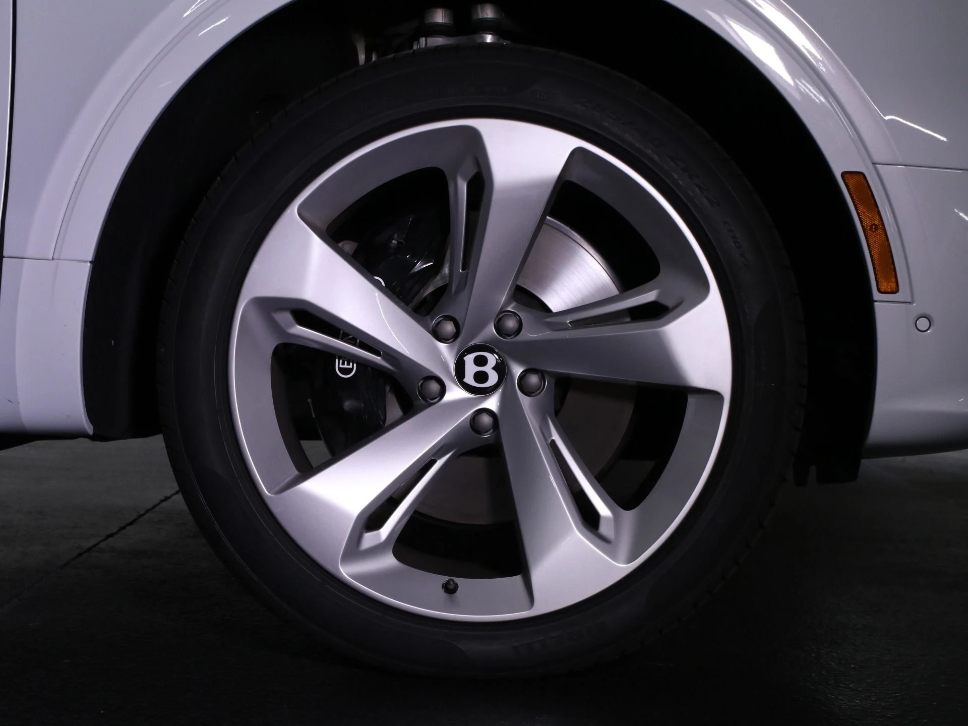 mph005_3508030755_Used_2024_Bentley_Bentayga_EWB_1757480370_23339a9b0c