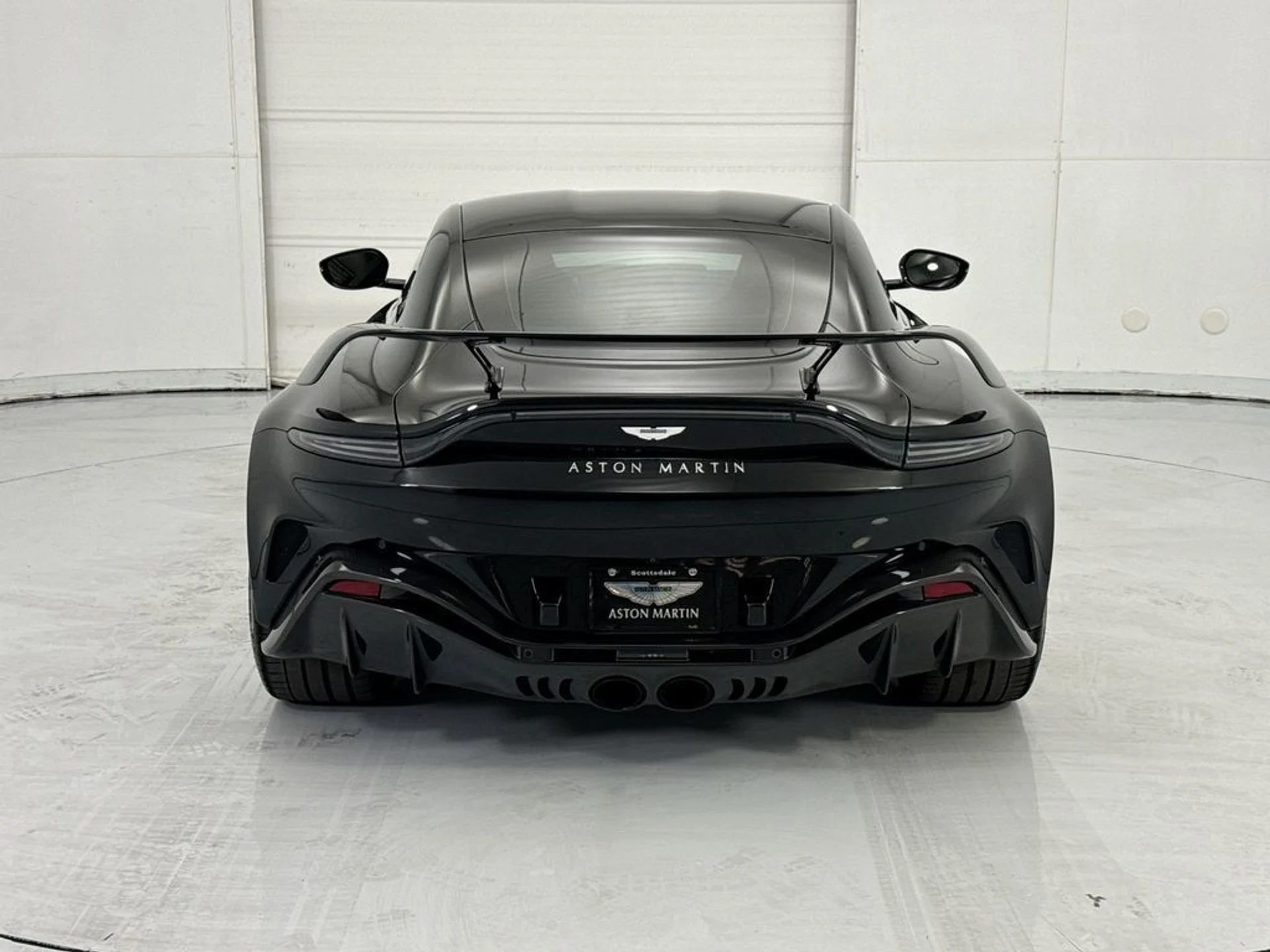 mph005_3510275644_used_2023_aston_martin_vantage_v12coupe_8119_23004338_6_1024_bd83b59c67