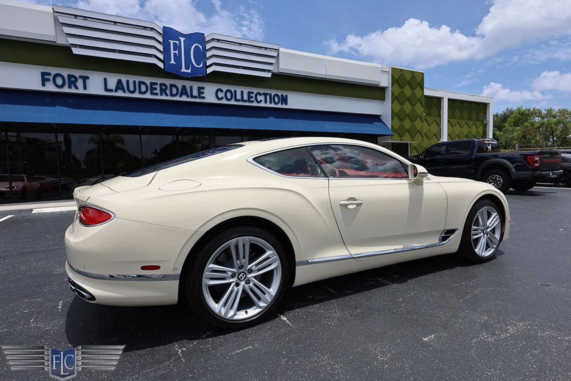 mph005_3513113318_used_2023_bentley_continental_gtv8coupe_6305_23035388_6_1024_d79c070b7e