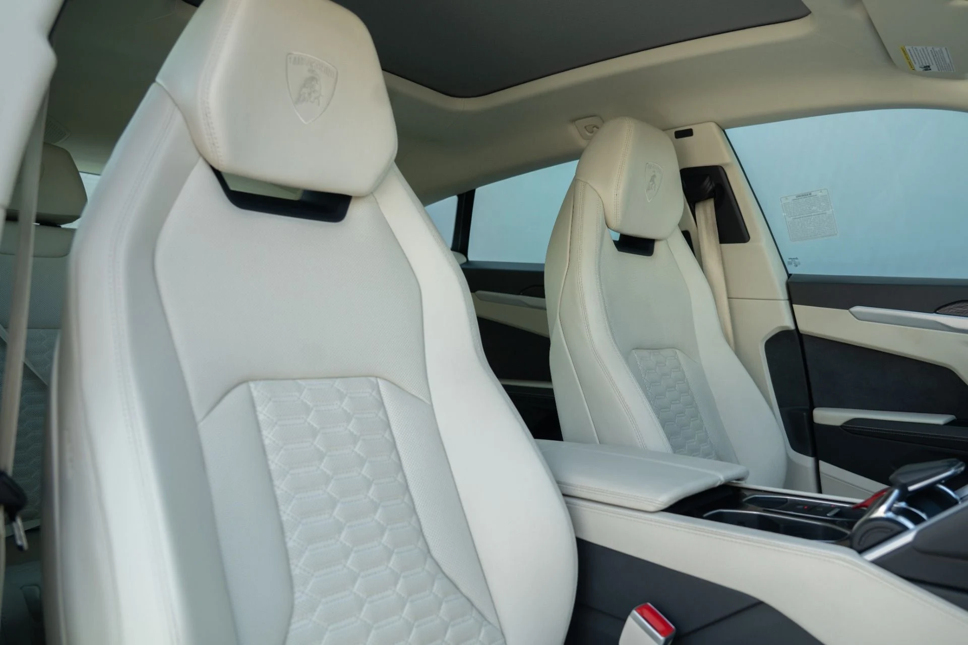 mph005_3520235766_Used_2021_Lamborghini_Urus_1756334741_f90303a877