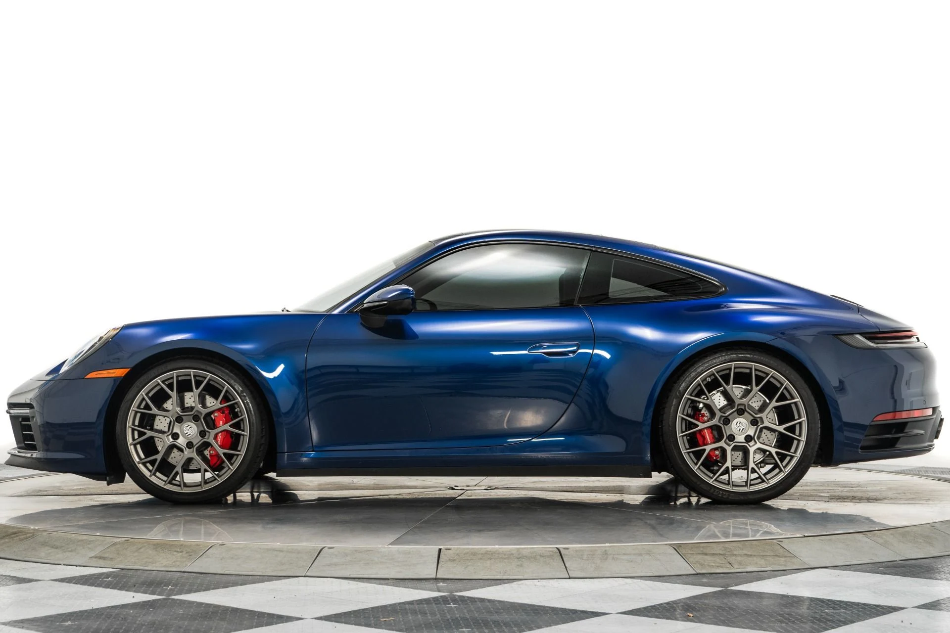 mph005_3522719237_Used_2020_Porsche_911_Carrera_S_1756500455_d8b00b656c