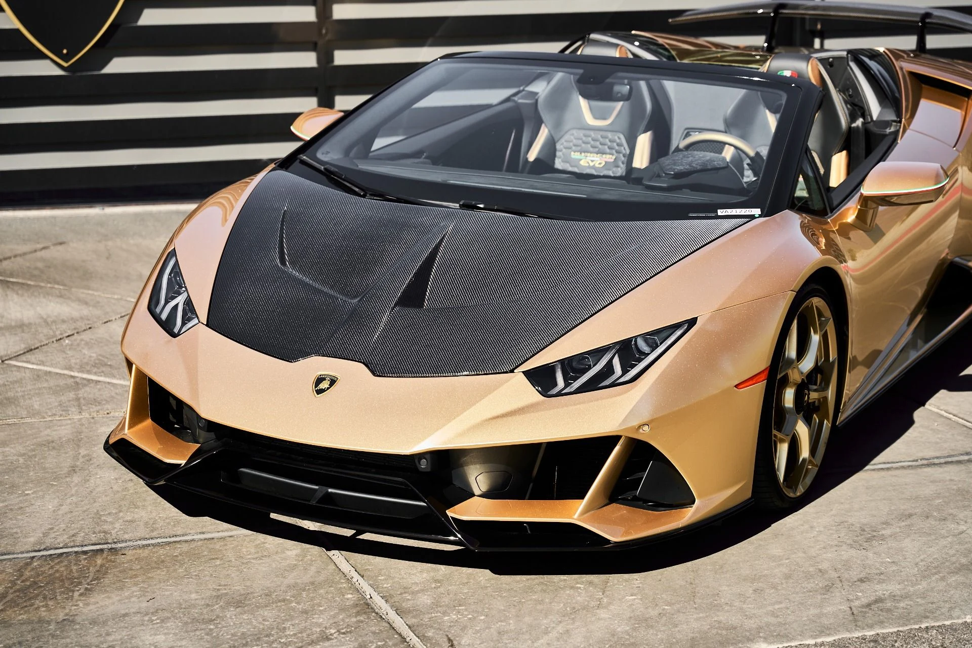 mph005_3524834652_Used_2022_Lamborghini_Huracan_EVO_Base_1791315826_5a7872de47
