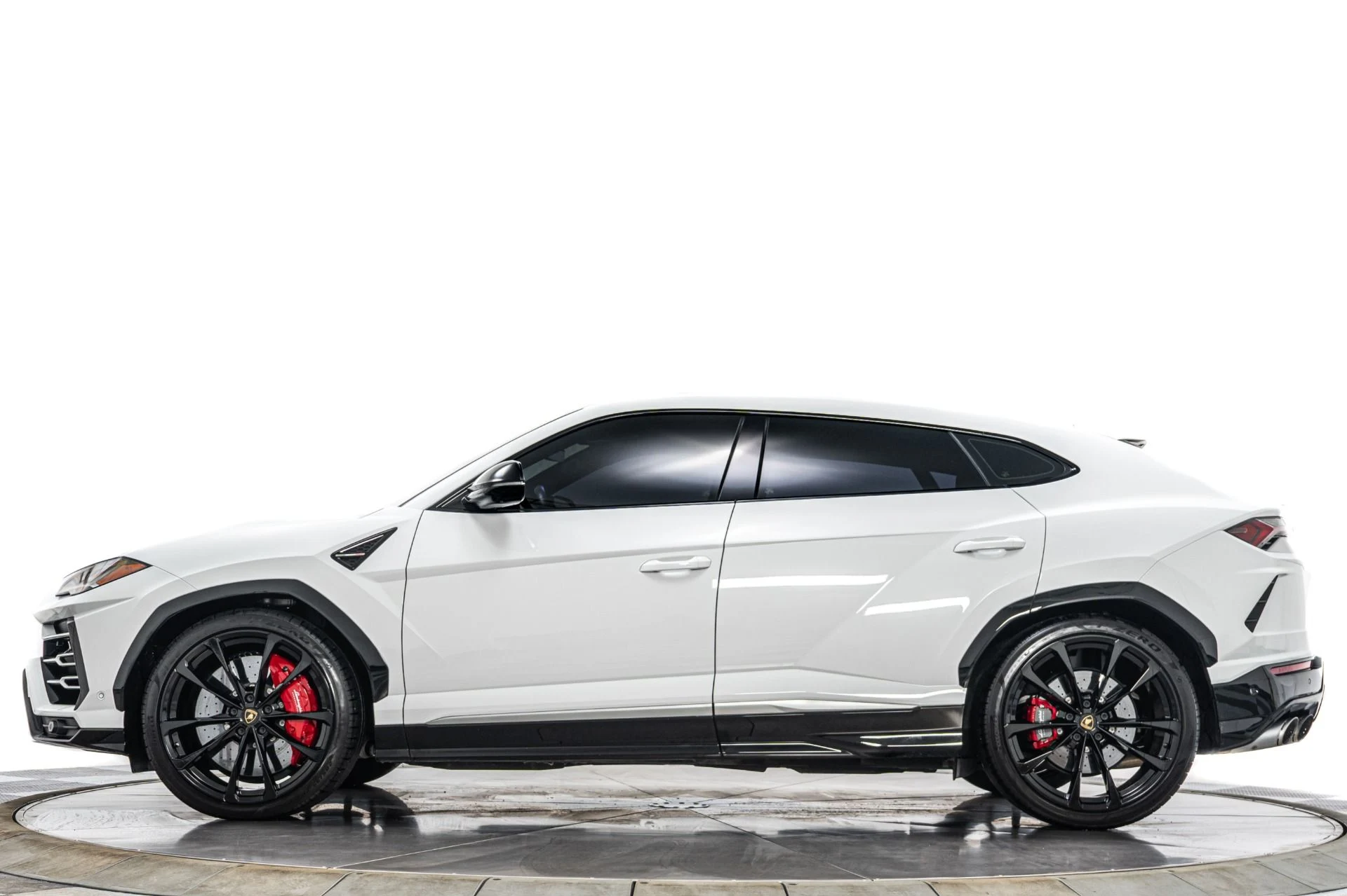 mph005_3526308928_Used_2021_Lamborghini_Urus_Bang_and_Olufsen_Audio_Two_Tone_Interior_641_Horsepower_1773860440_057a002451