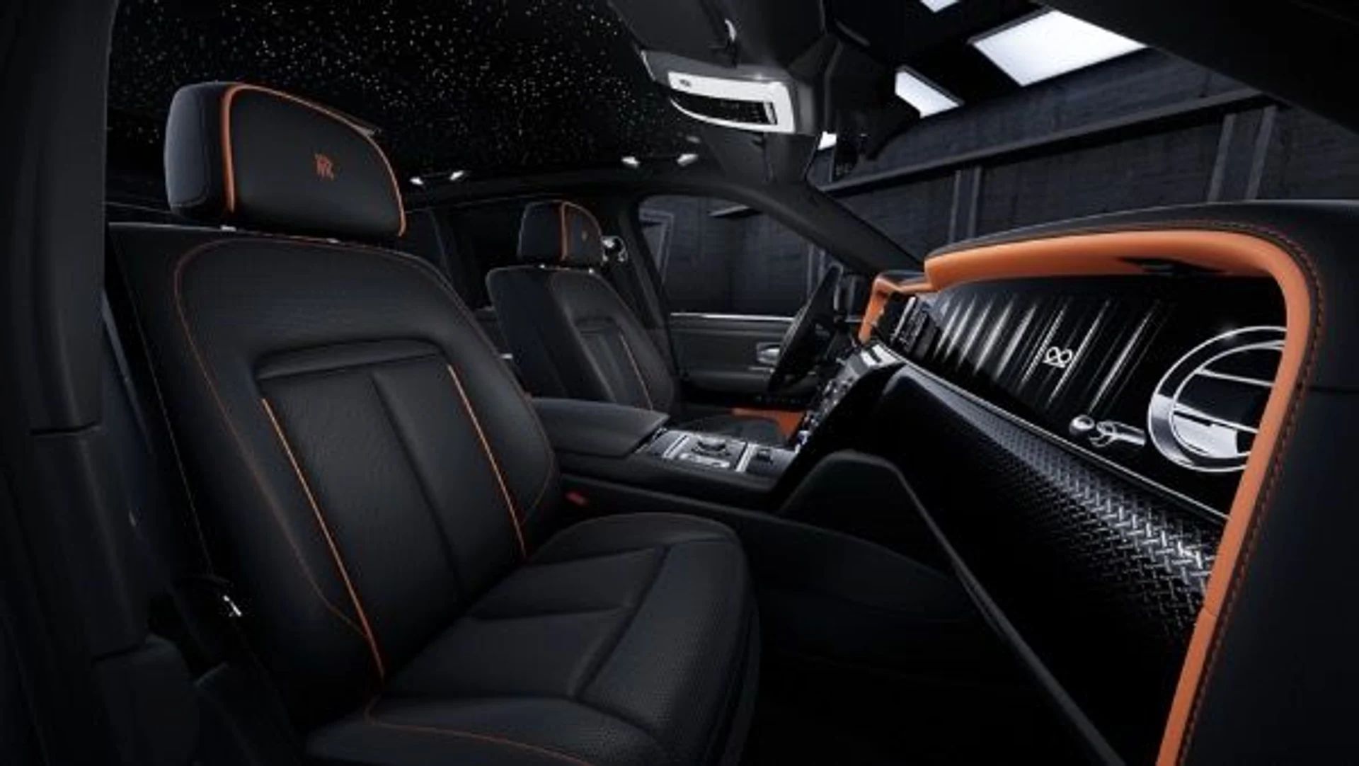 mph005_3533078558_New_2026_Rolls_Royce_Black_Badge_Cullinan_2a8f4ce05e