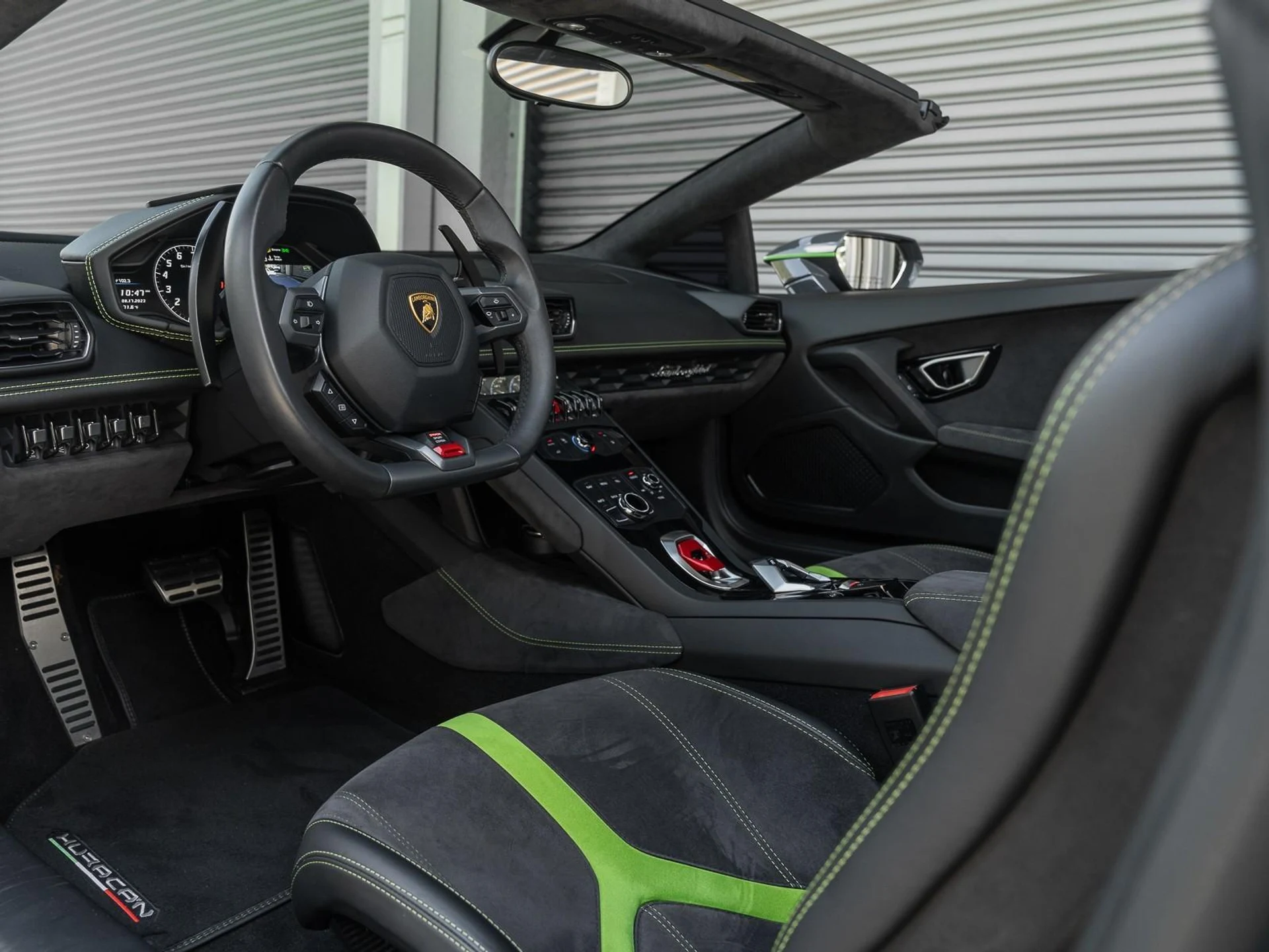 mph005_354167184_Used_2016_Lamborghini_Huracan_LP_610_4_Spyder_1756498180_a893181b38