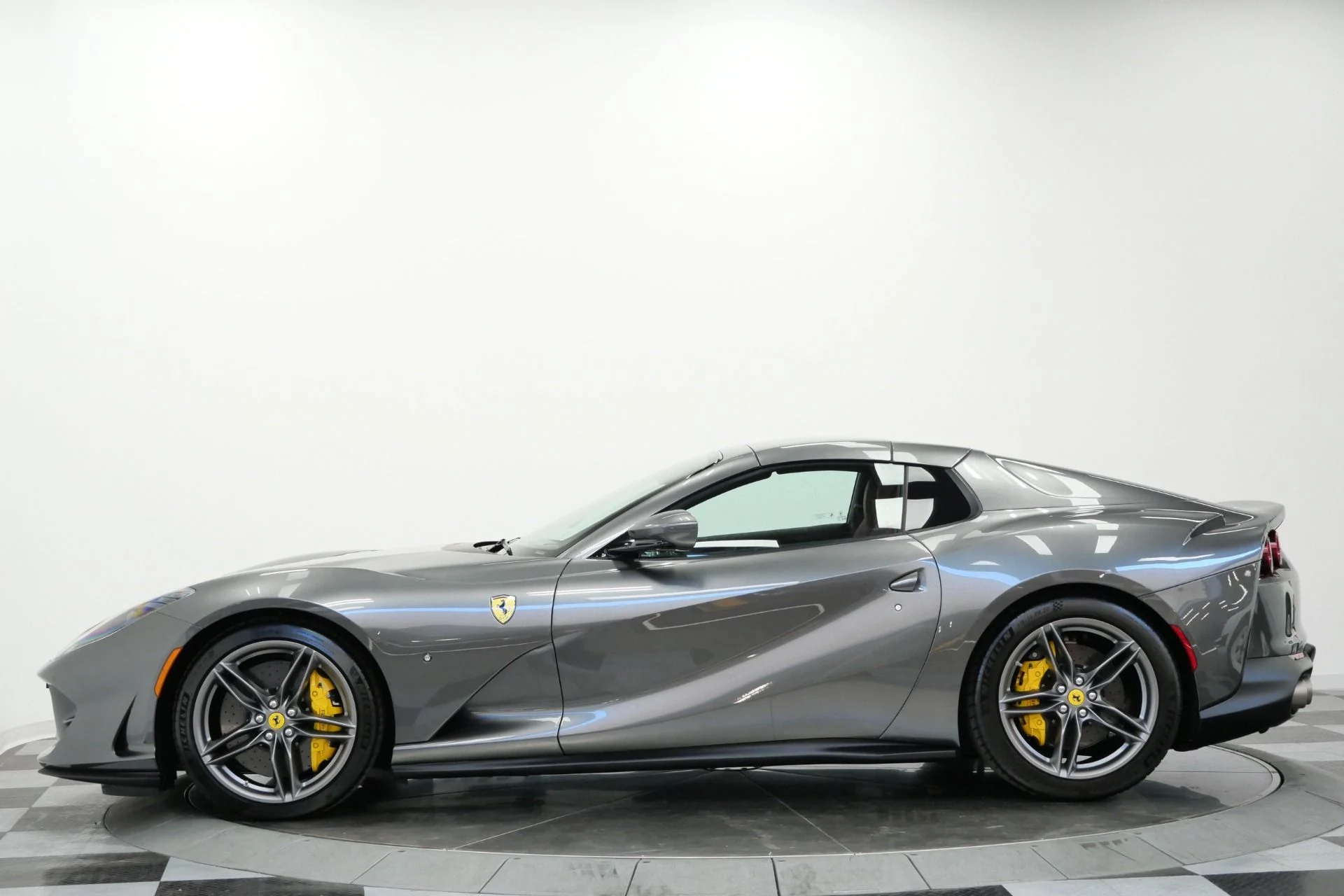 mph005_355256389_Used_2021_Ferrari_812_GTS_Very_Low_Miles_Classic_Colors_Suspension_Lifter_1788450989_dd7c316212