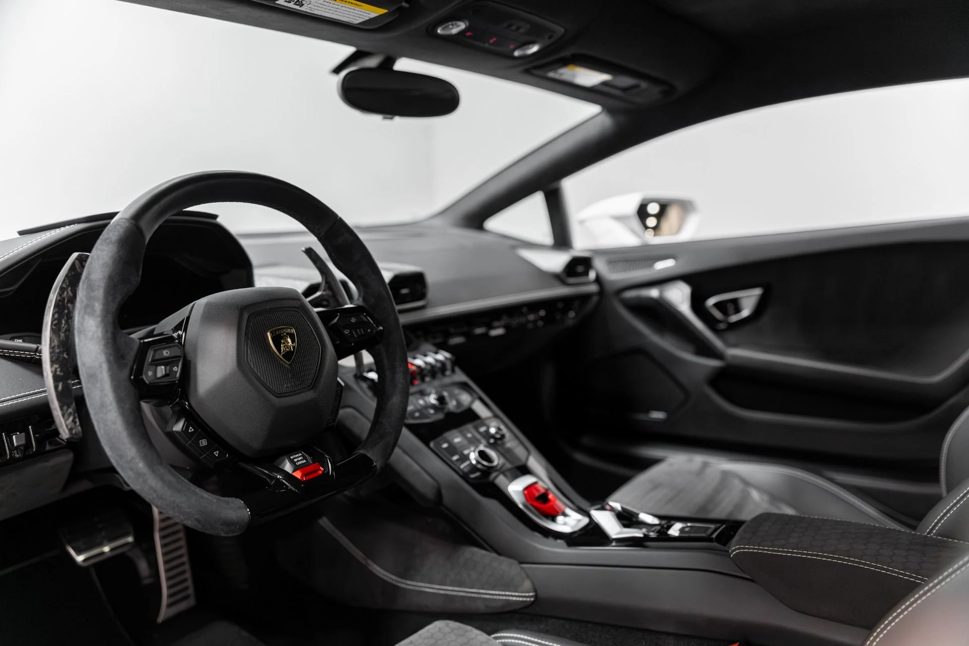 mph005_355262743_Used_2017_Lamborghini_Huracan_1765410503_3a22a697bb