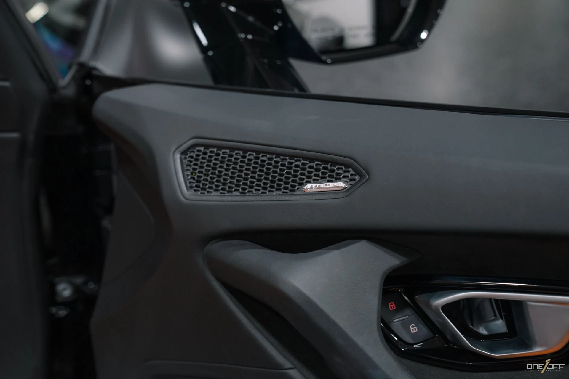 mph005_3557947227_Used_2020_Lamborghini_Huracan_EVO_Spyder_w_FULL_Stealth_PPF_Sensonum_Lifting_System_1759527441_3c7285089f