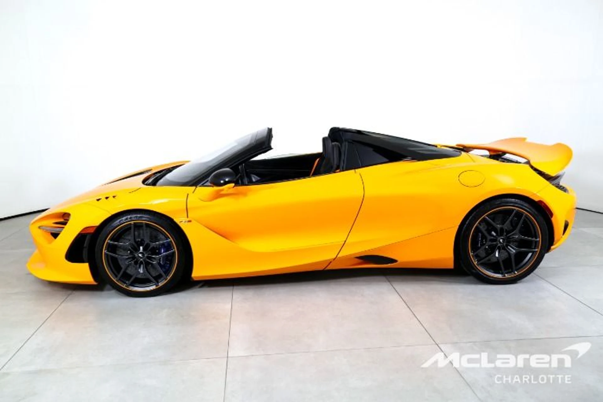 mph005_3562875177_Used_2024_Mc_Laren_750_S_Spider_f3ff4c30d3