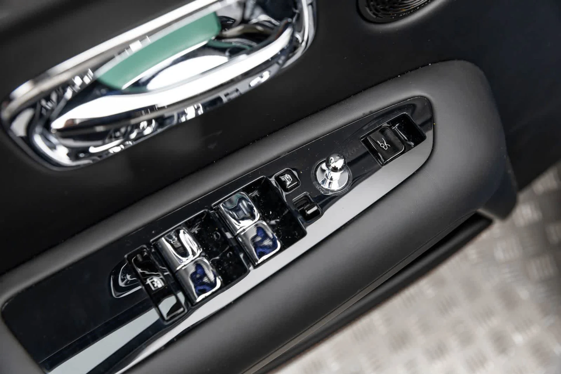 mph005_3563317299_6_6b2bbf0586