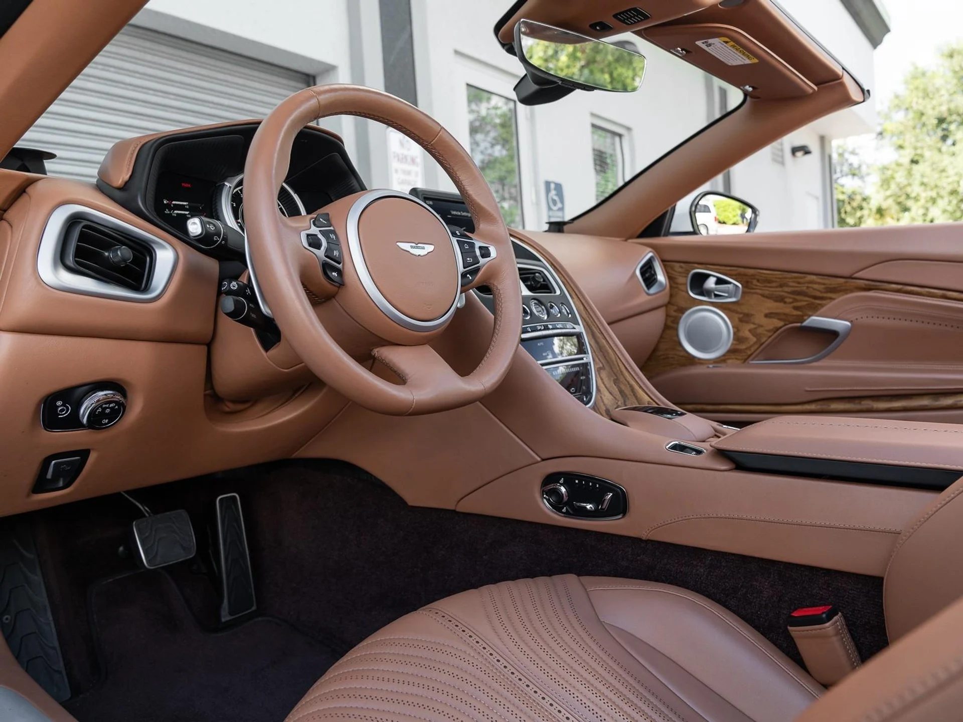 mph005_3567477720_Used_2019_Aston_Martin_DB_11_1760731516_c711ca845c