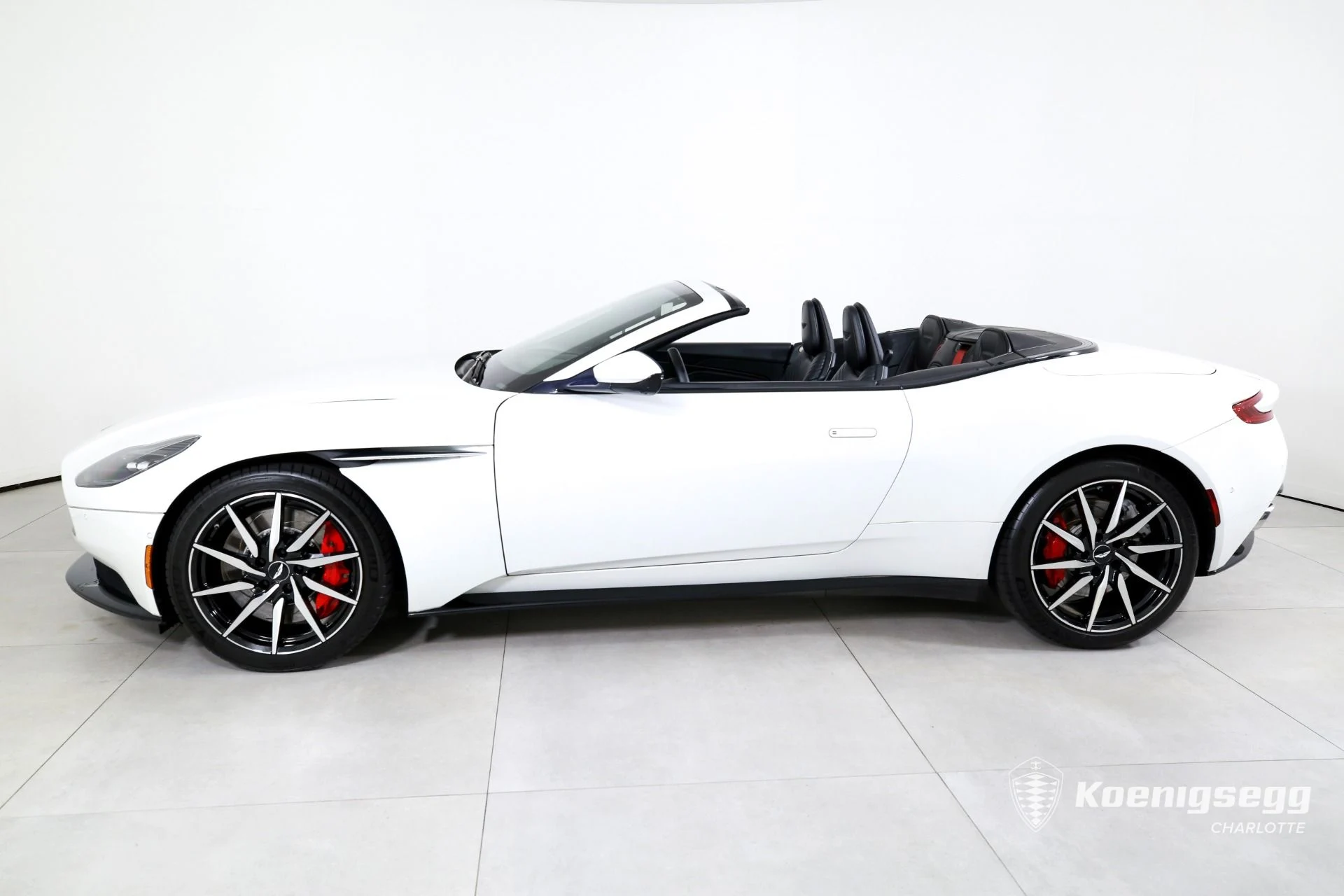 mph005_3580698200_Used_2020_Aston_Martin_DB_11_Volante_1782494457_589bca8edb